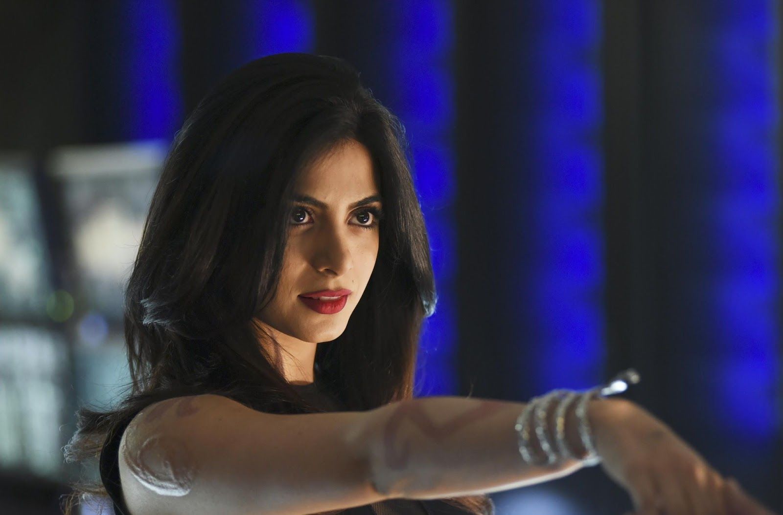 Wallpapper: 'Shadowhunters: The Mortal Instruments' actress