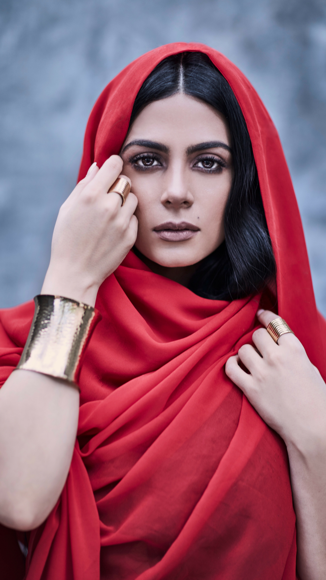 Shadowhunters Star Emeraude Toubia On Her Lebanese Roots