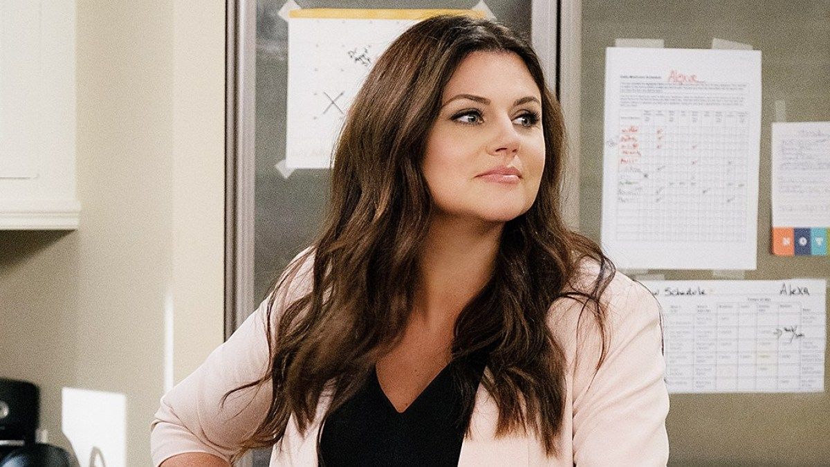 Why Tiffani Thiessen Sees Her Younger Self in Netflix's 'Alexa