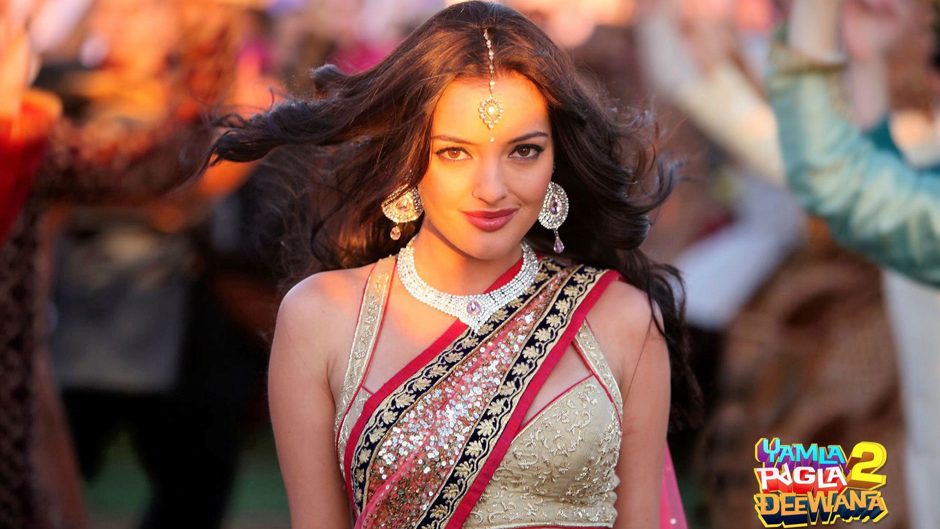 Kristina Akheeva In Saree Wallpaper