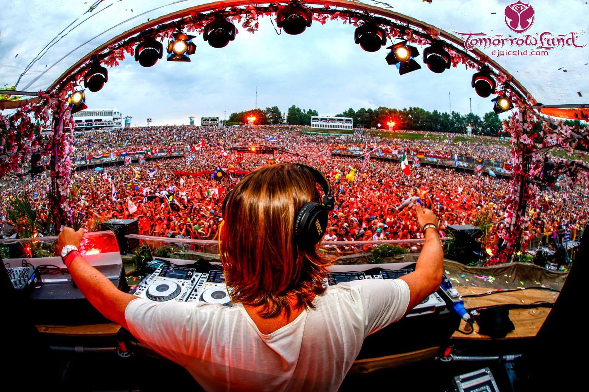Men's white shirt, Tomorrowland, music, musician HD wallpaper