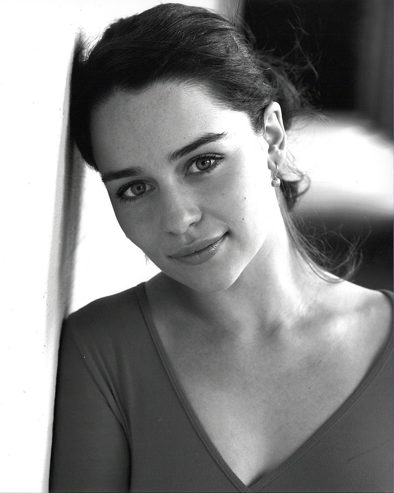 Emilia Clarke HD iPhone Clarke, HD Wallpaper