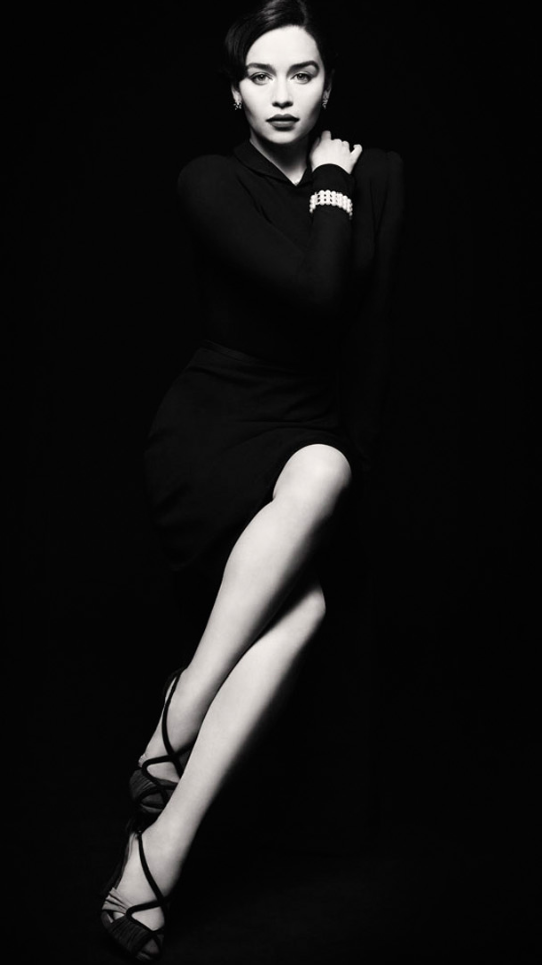 Emilia Clarke. iPhone X Wallpaper X Wallpaper HD
