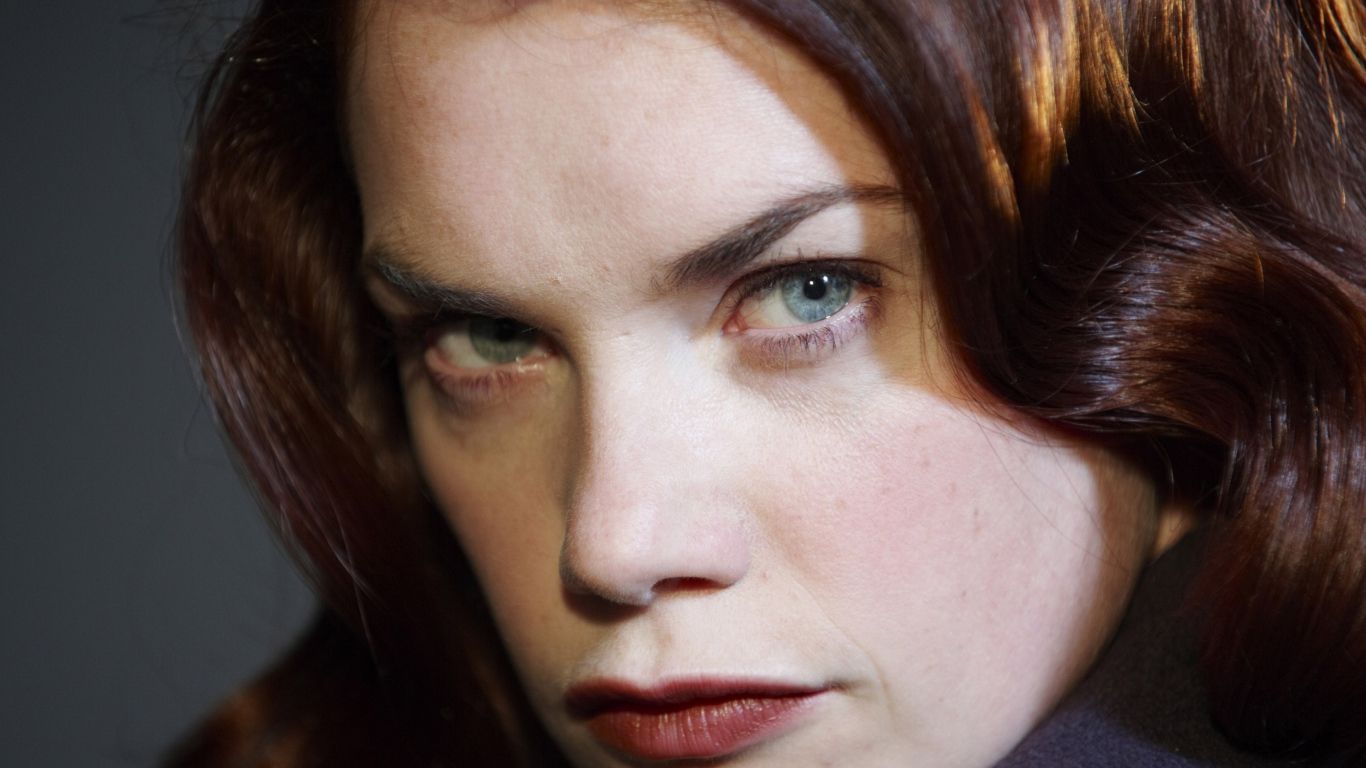 The girl with brown hair, Ruth Wilson Desktop wallpaper 1366x768