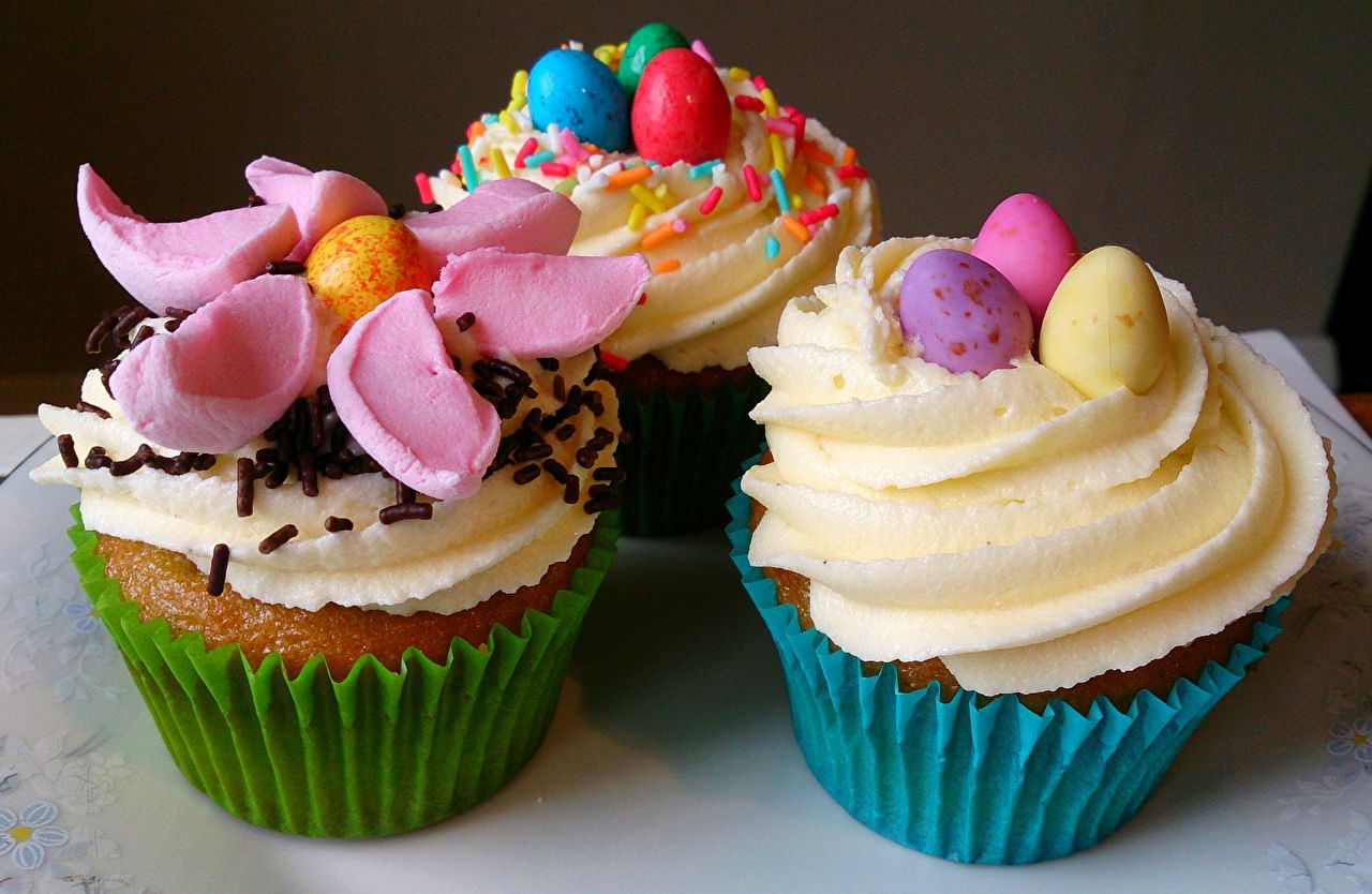Desktop Wallpaper Easter Eggs fairy cake Food Little cakes