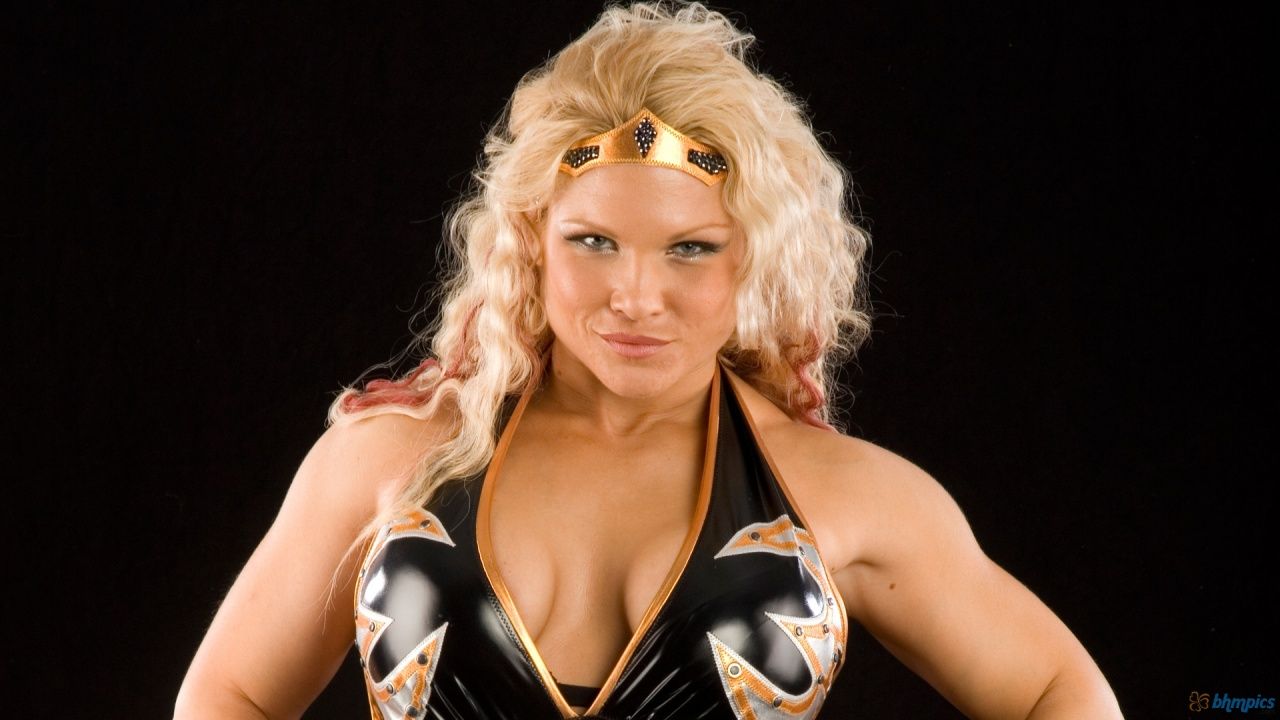Beth Phoenix, WWE Superstars WWE Divas WWE WrestlMania WWE Raw