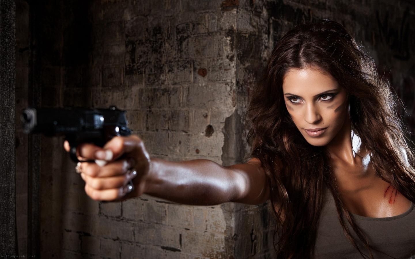 Girl With Gun Wallpaper Sey Girl With A