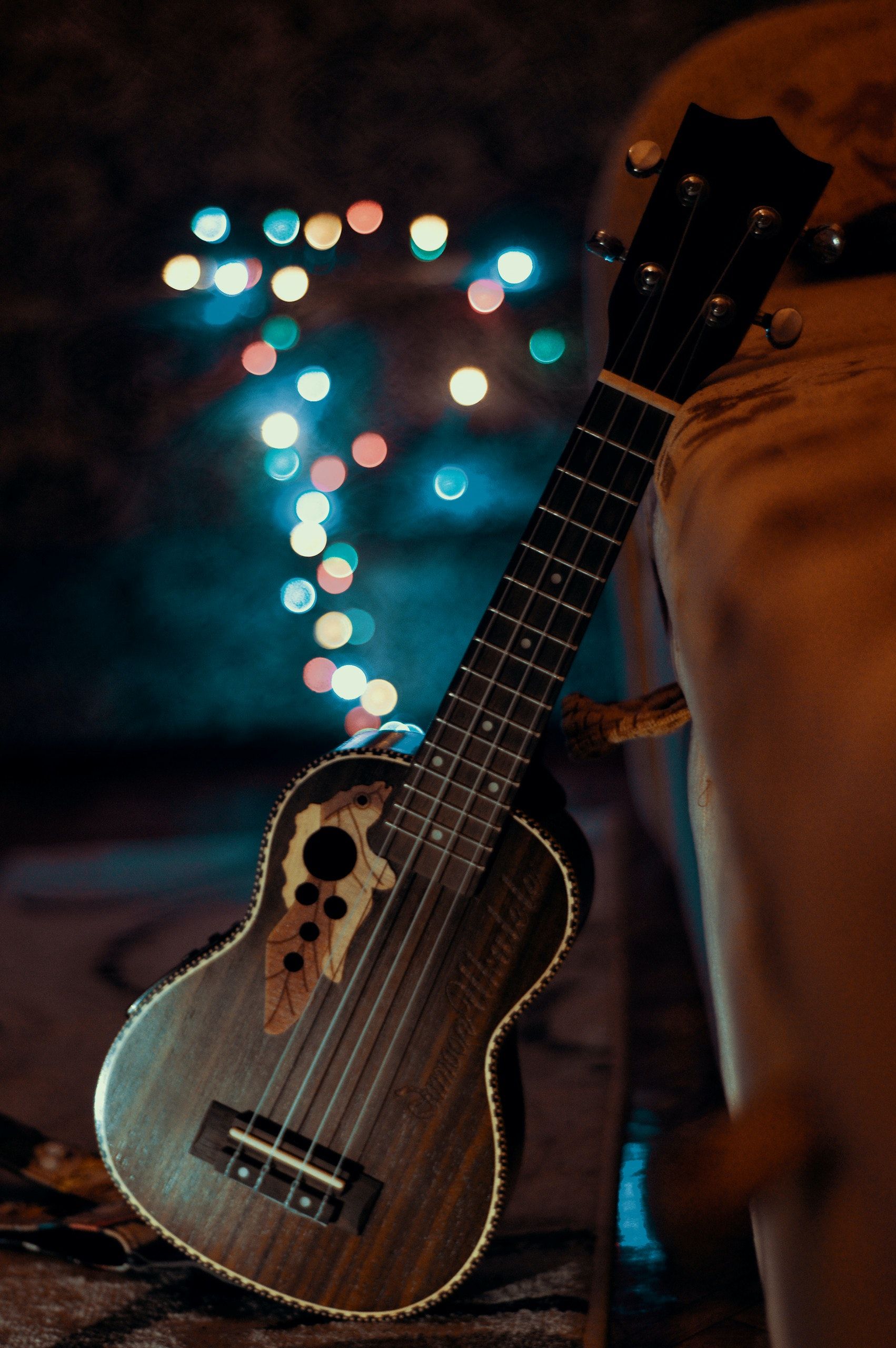 Playing Ukulele Wallpapers - Wallpaper Cave