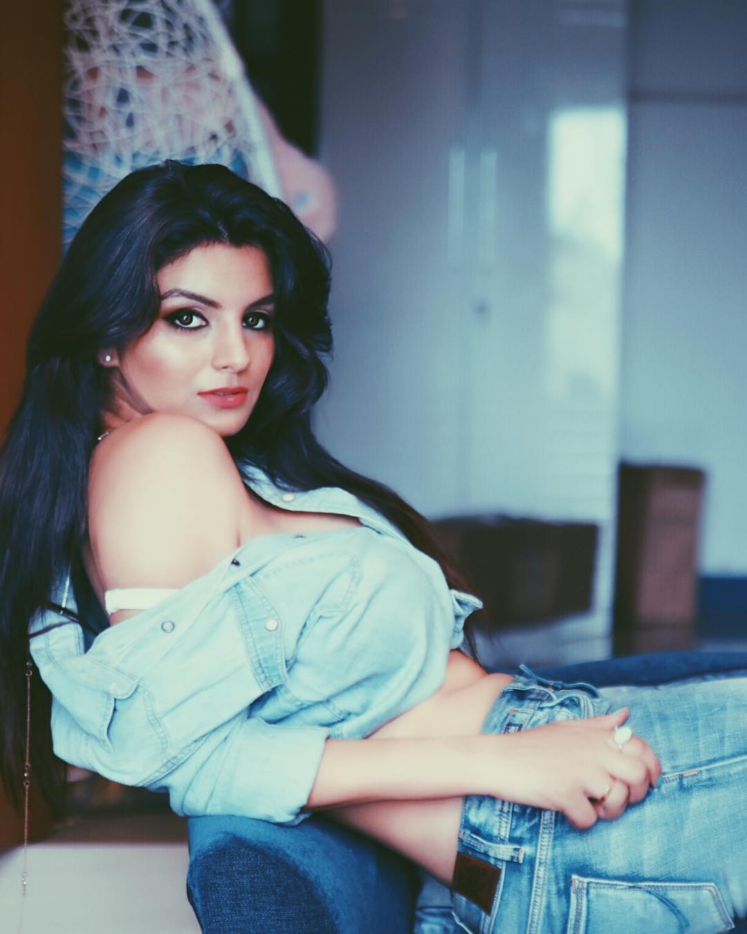 Share Jain Hot, Download Wallpaper