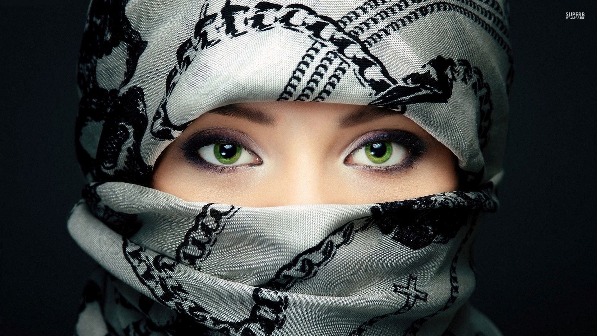 Image for Amazing green eyes of an arabian girl wallpaper