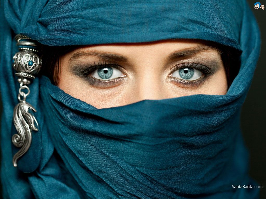 Arab Women in Hijab Wallpaper