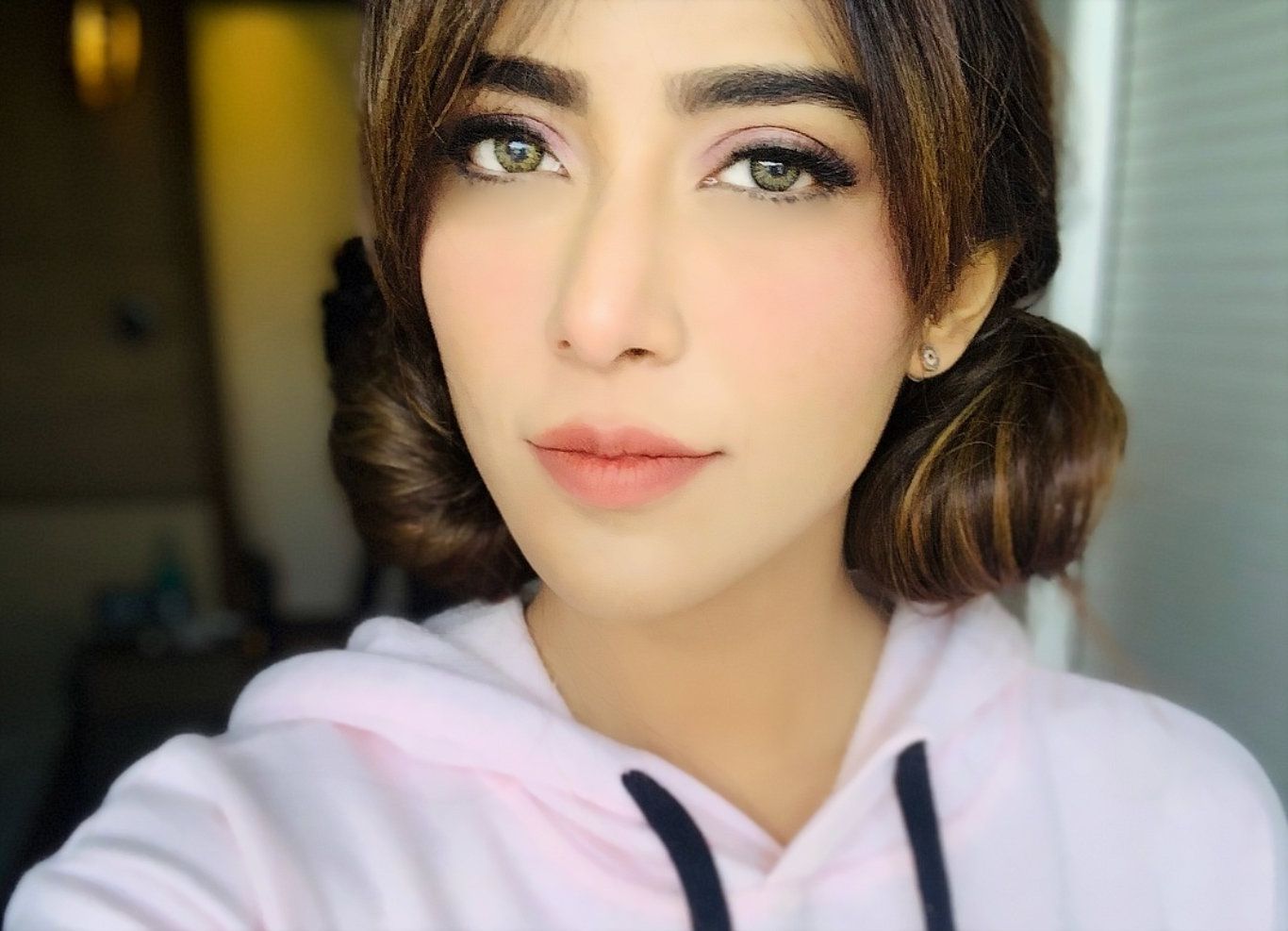 Angela Krislinzki Latest Beautiful Wallpaper