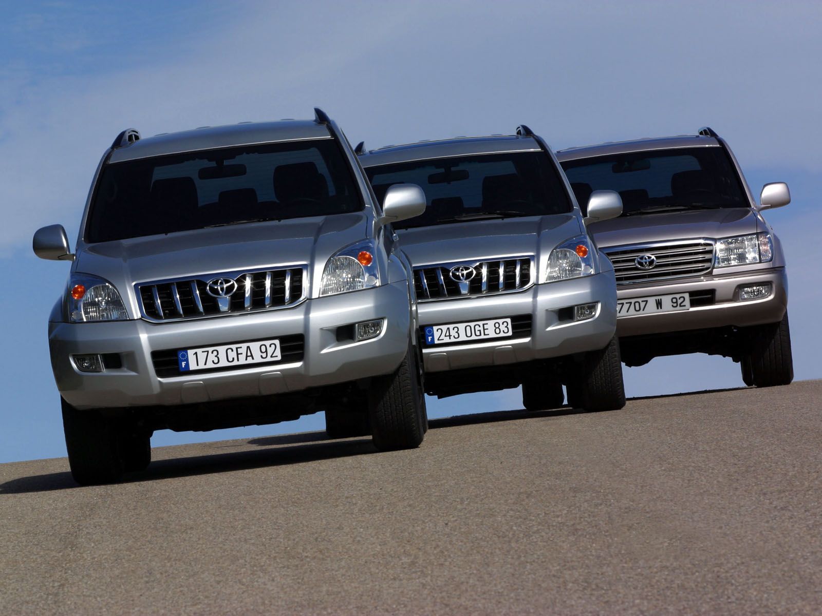 Toyota Land Cruiser Prado 120 picture. Toyota photo gallery