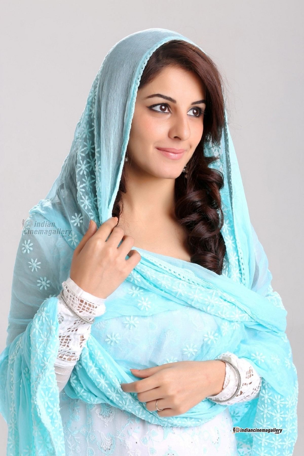 Isha Talwar. Muslim beauty, Indian actresses, Actresses