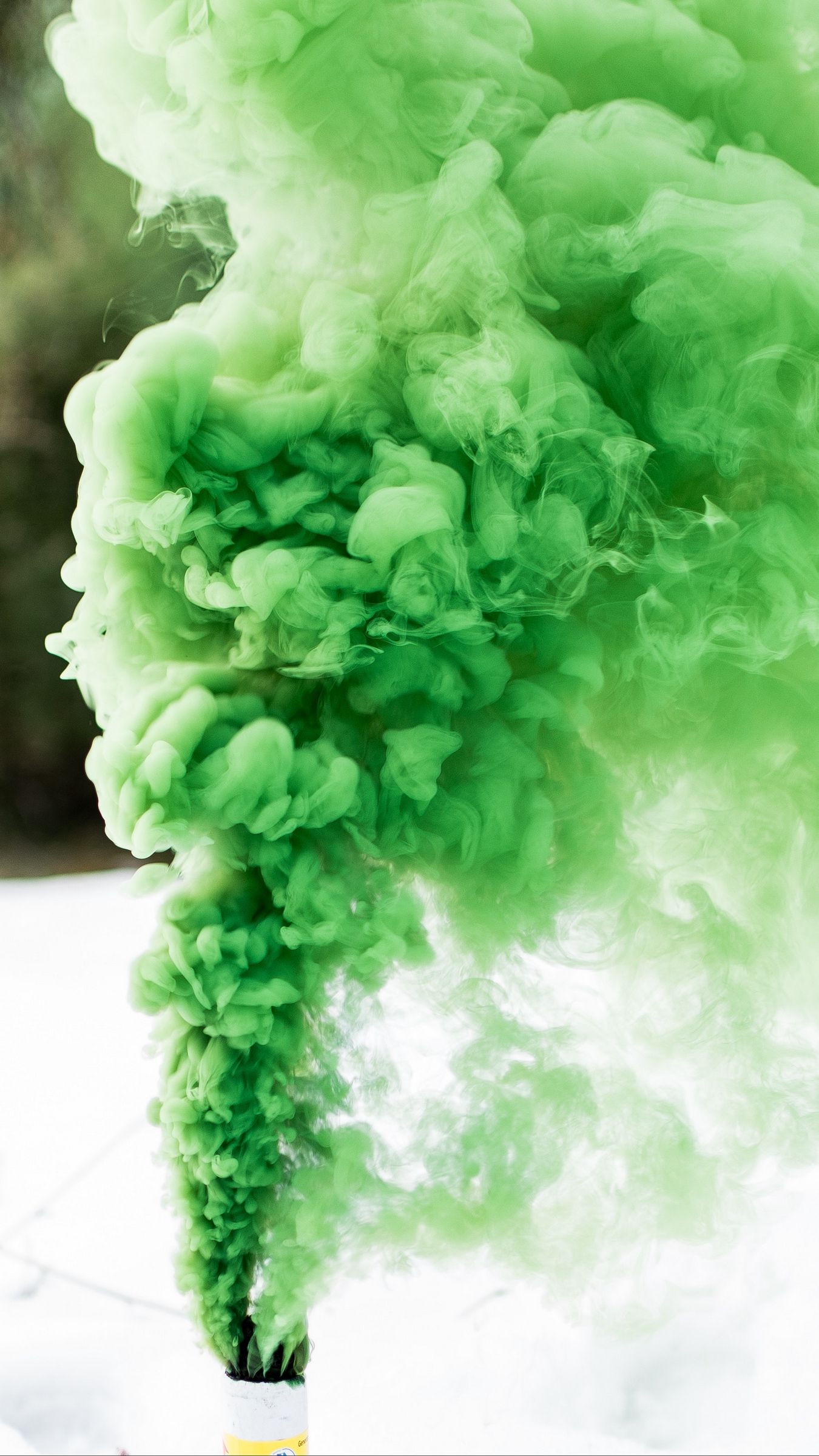 Download wallpaper 1350x2400 smoke, green, colored smoke iphone