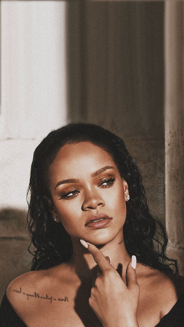 rihanna wallpaper aesthetic glowing. Rihanna riri