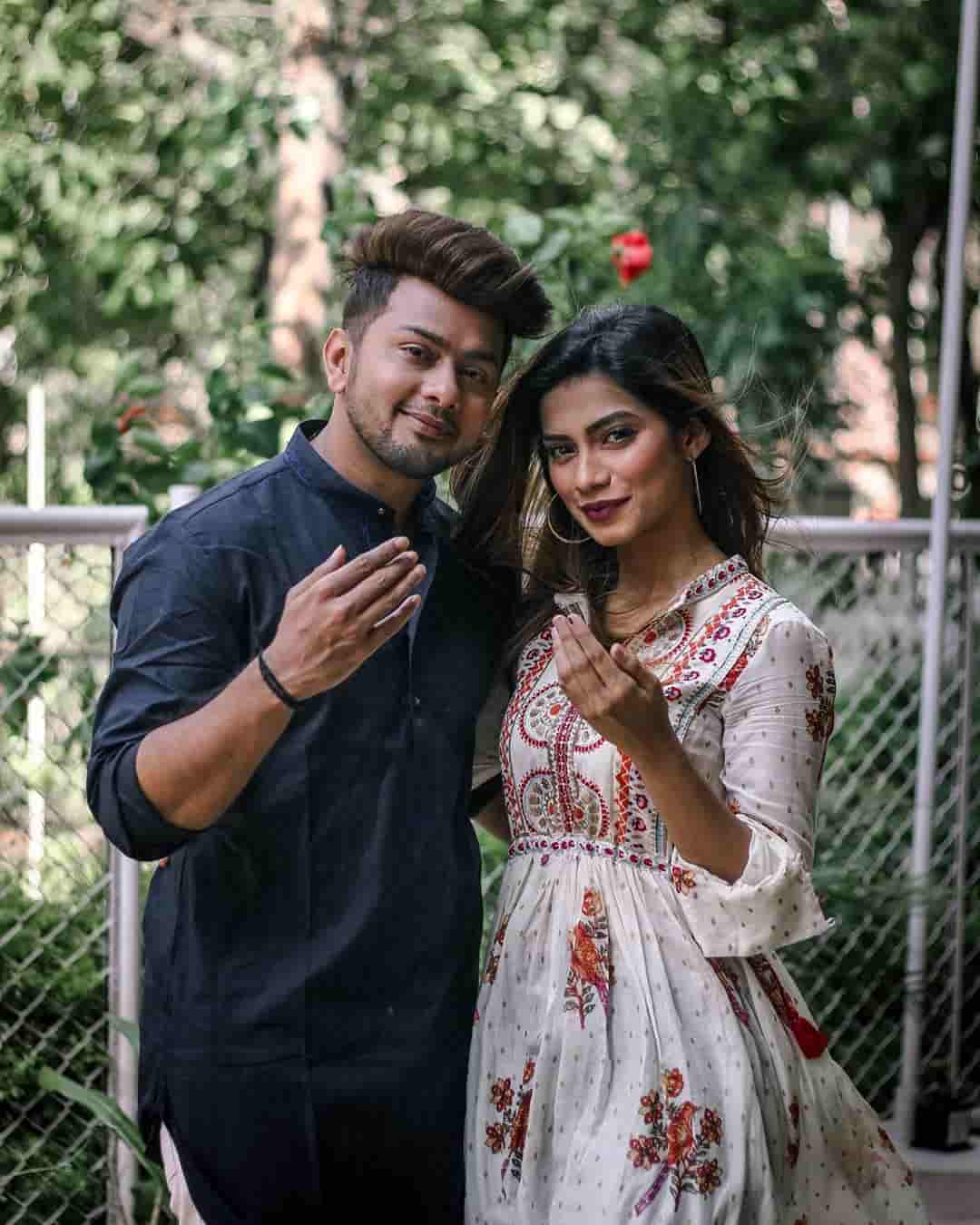 Awez darbar girlfriend. Tik Tok Newz