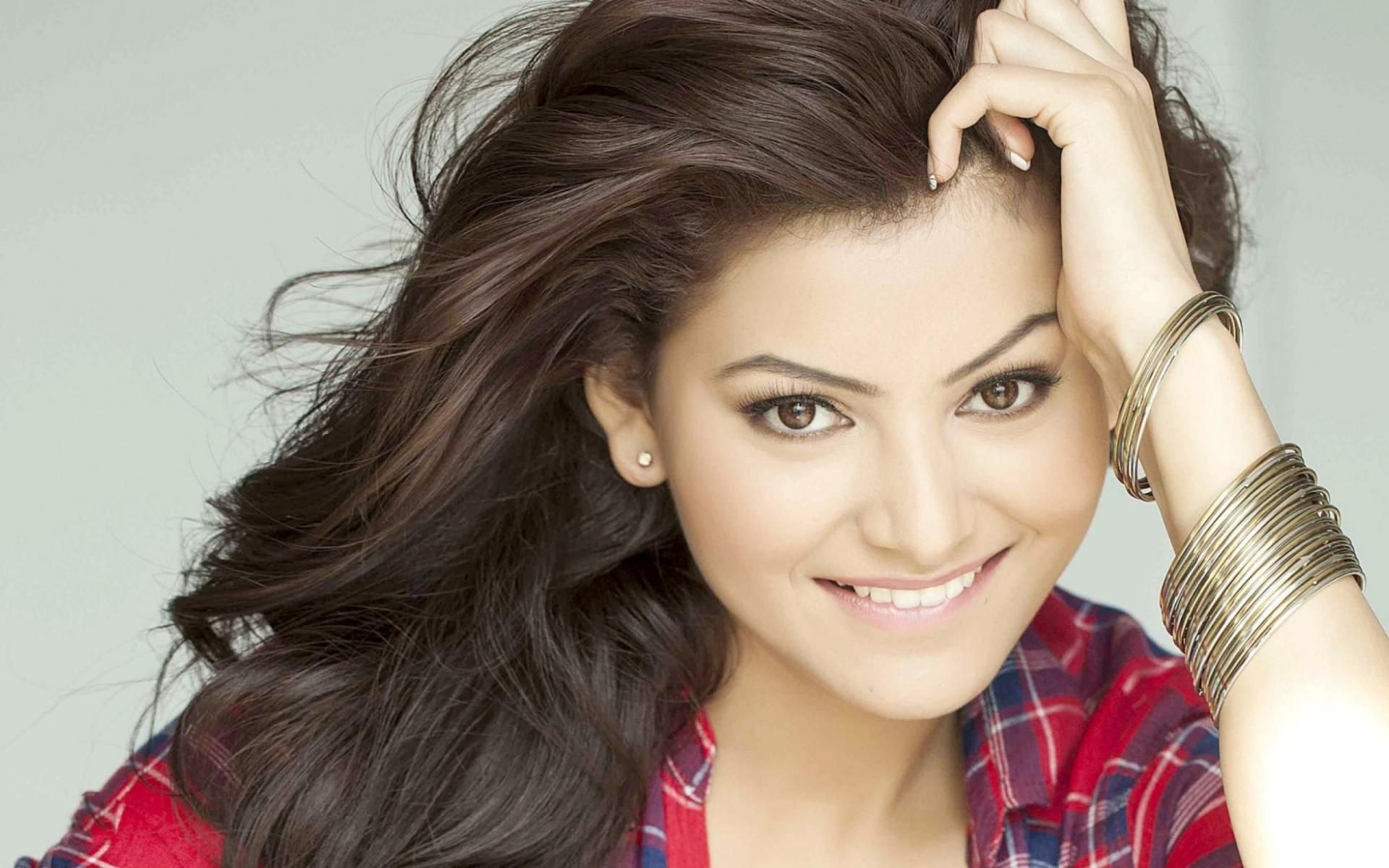 Urvashi Rautela Desktop Wallpapers - Wallpaper Cave