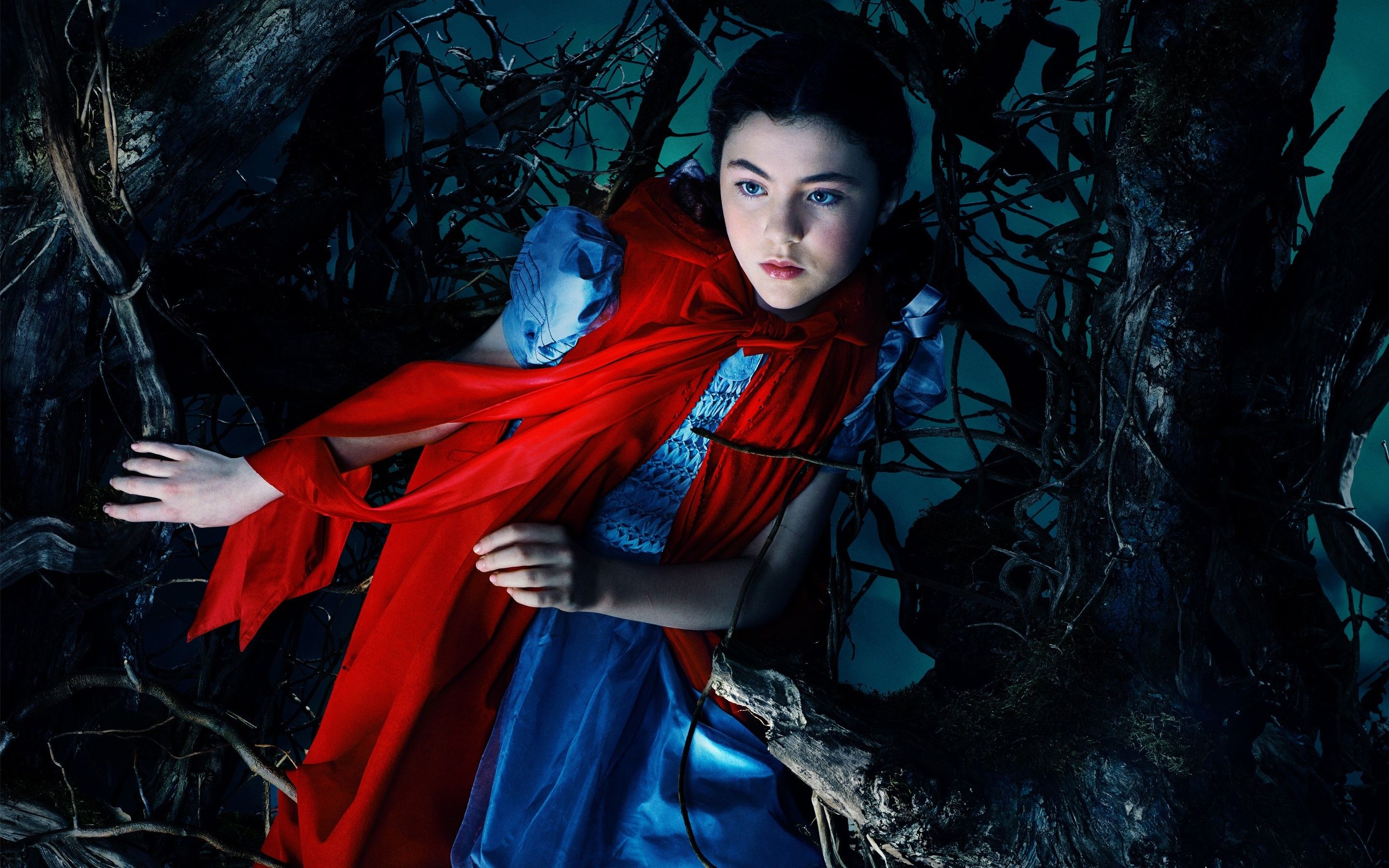 Little red riding hood in Into the woods Wallpaper