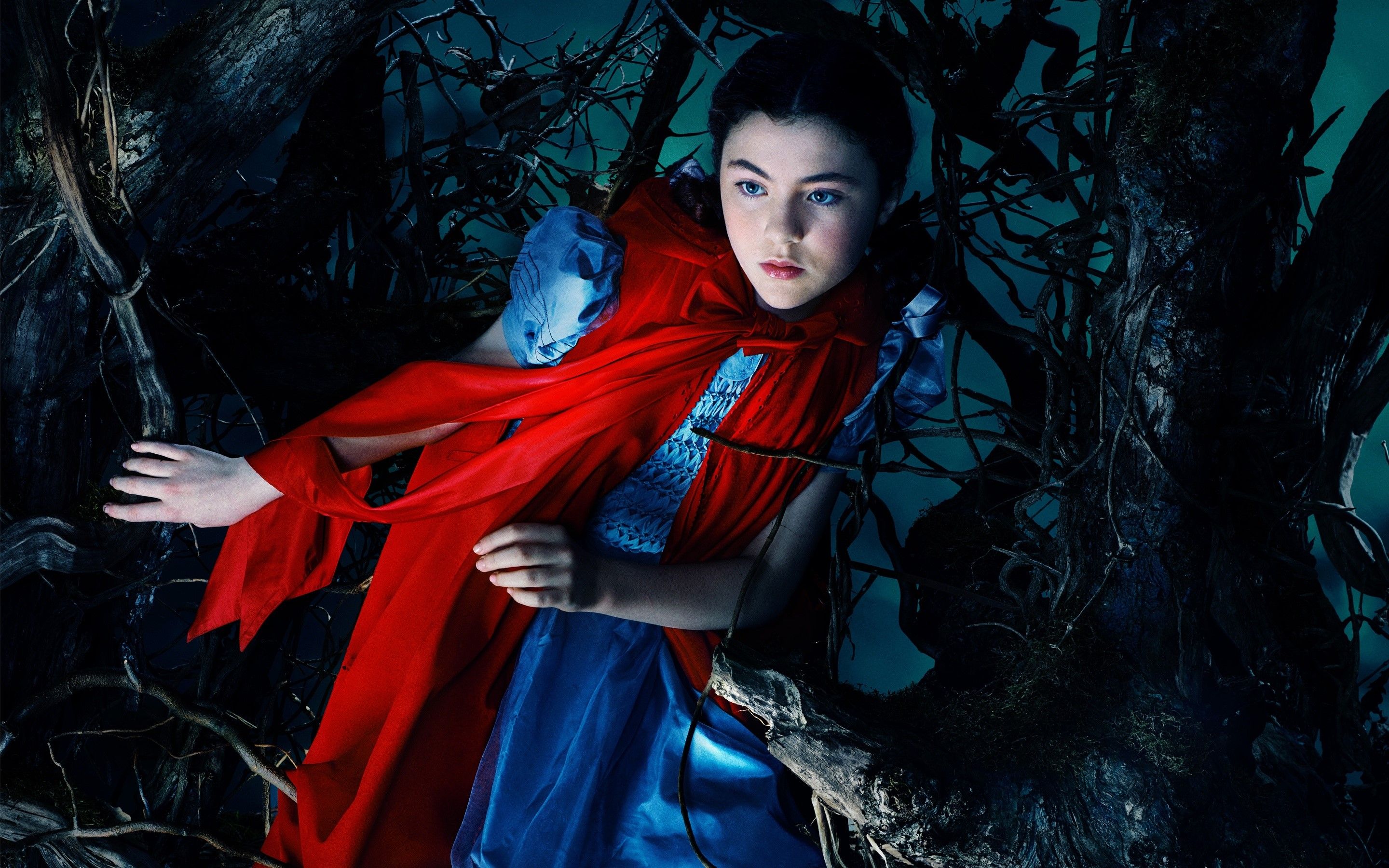 Little red riding hood in Into the woods Wallpaper