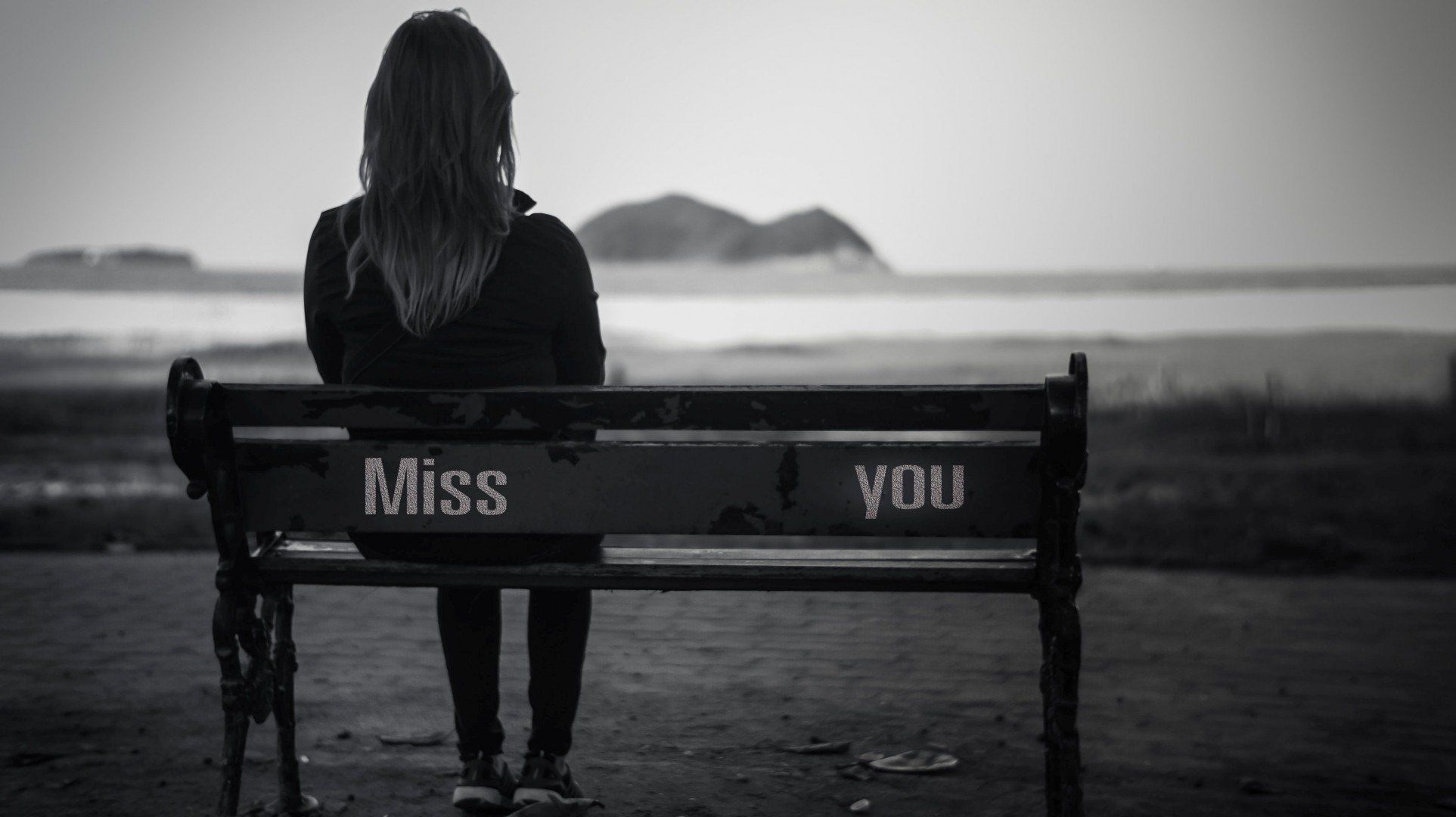 Full Screen Widescreen Shop Girl Mood Sadness Bench Black And White Longing Background A Woman Wallpaper Shop Loneliness Sad Blur Life Centre