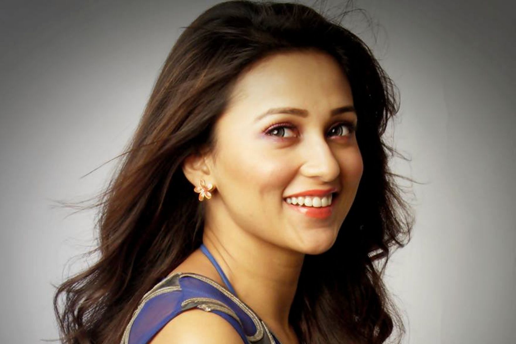 Mimi Chakraborty Wallpaper HD Background Free Download