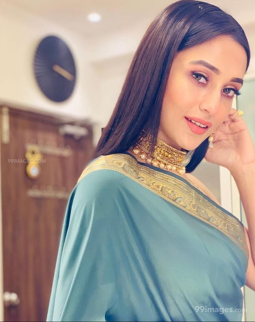 Mimi Chakraborty Hot Beautiful HD Photo / Wallpaper 1080p