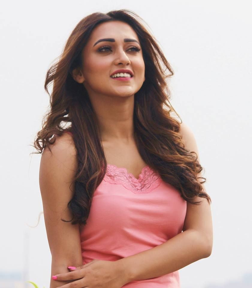 Mimi Chakraborty Hot Photo Gallery