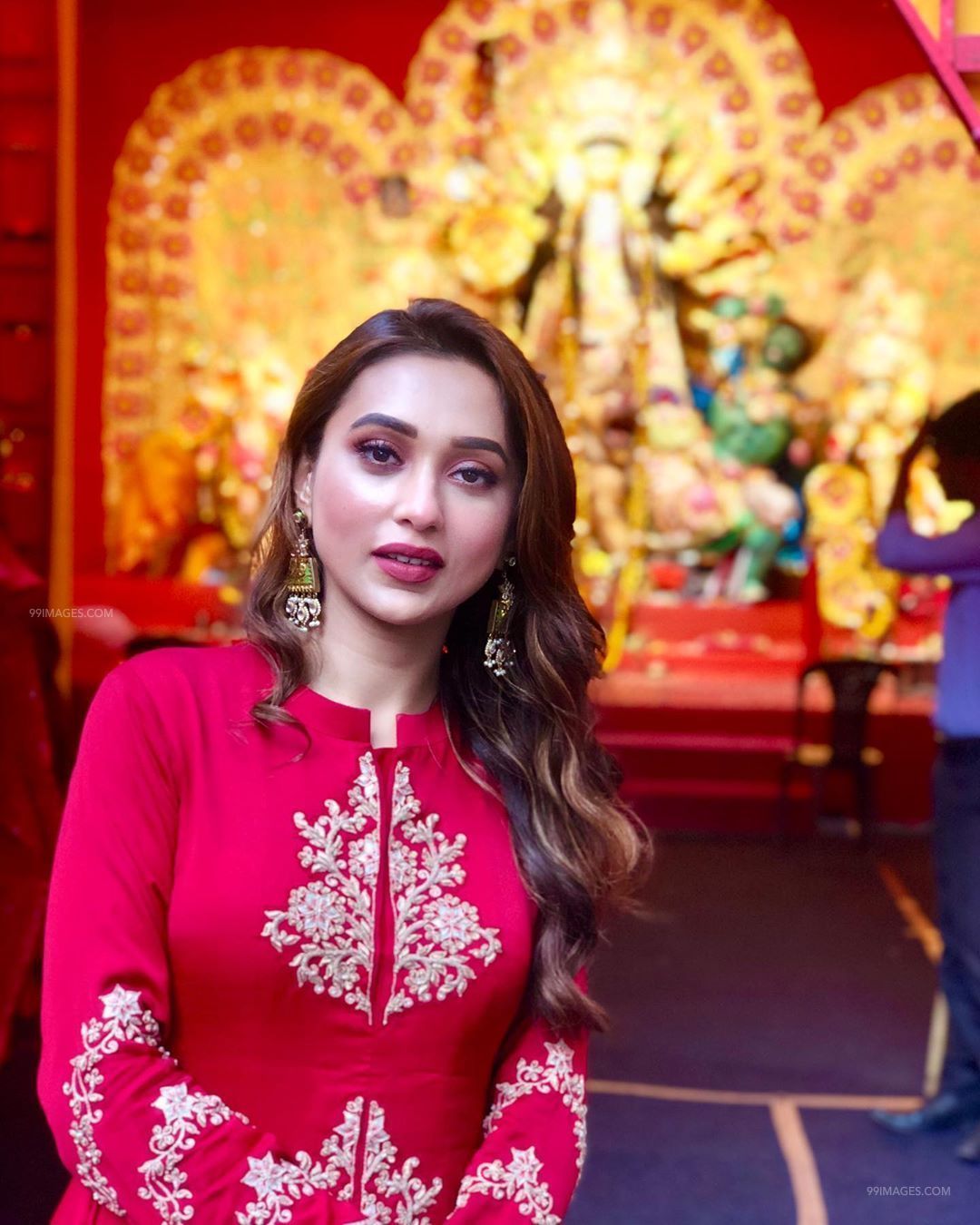 Mimi Chakraborty Hot Beautiful HD Photo / Wallpaper 1080p