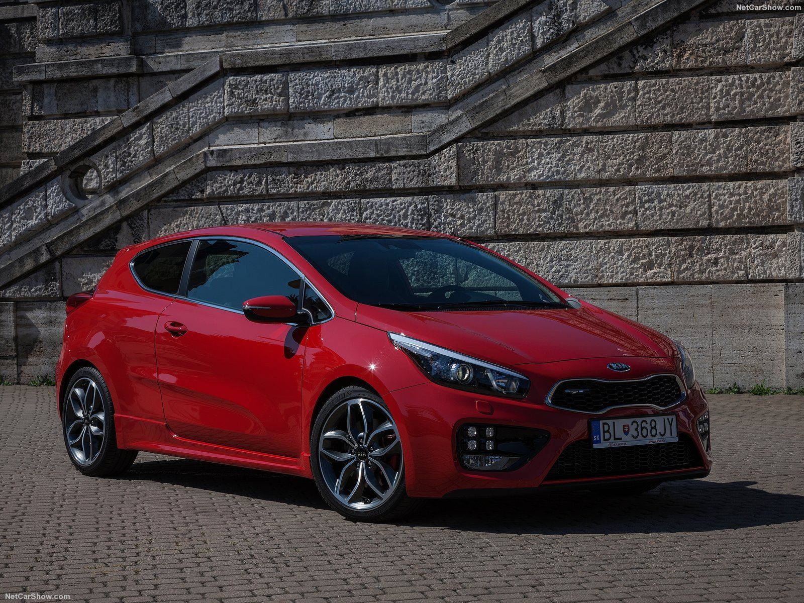 Kia Pro Ceed GT picture. Kia photo gallery