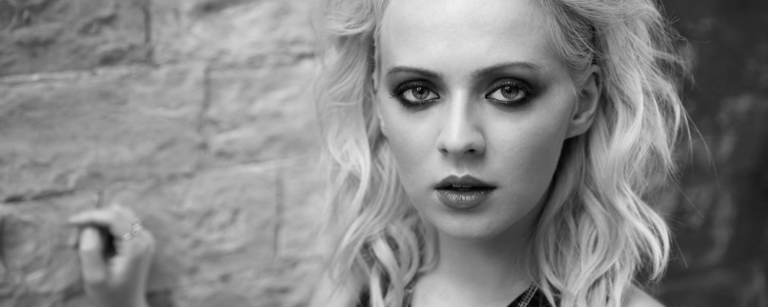 madilyn bailey, singer, face 2560x1024 Resolution