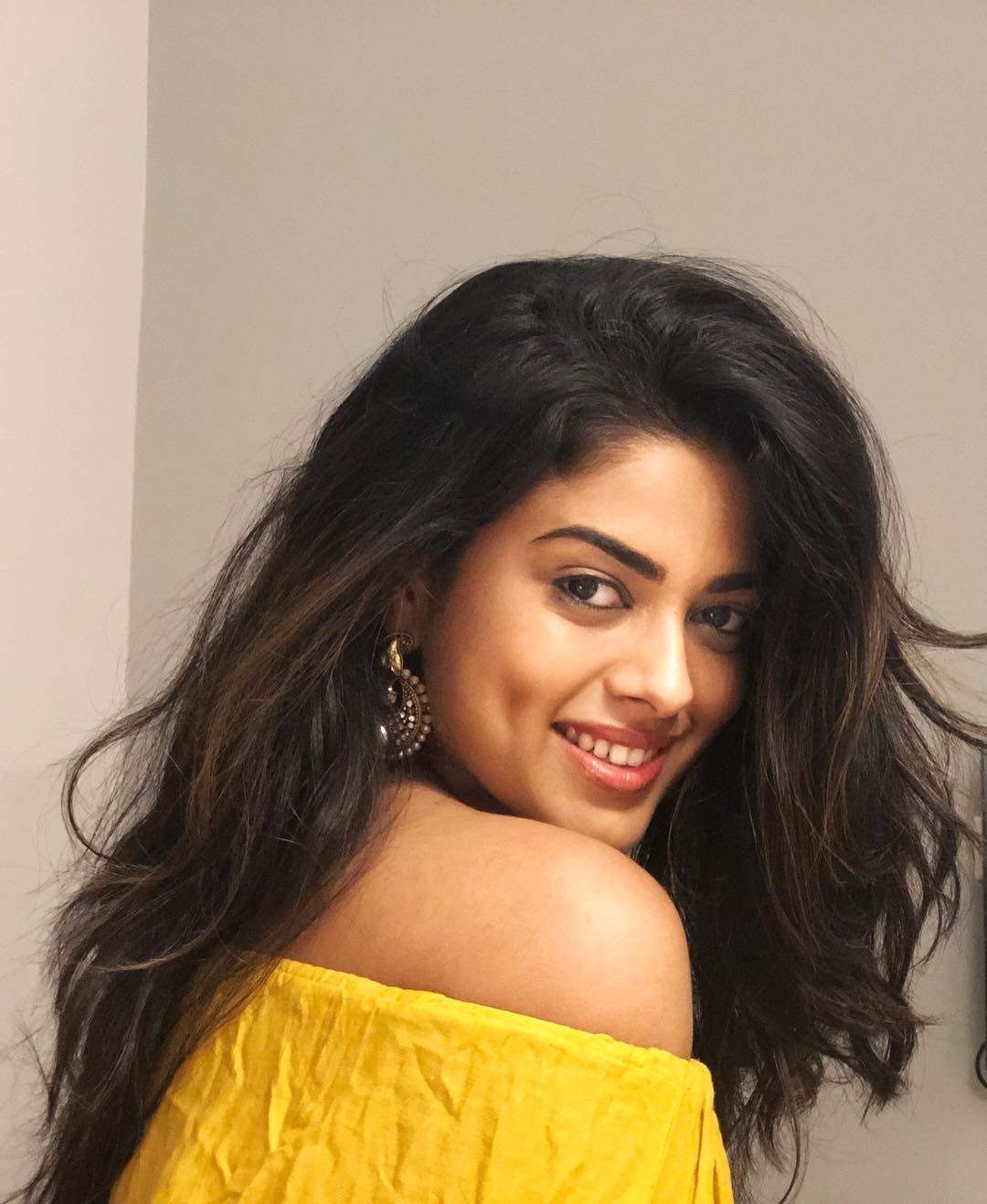 Telugu Actress Siddhi Idnani Latest HD Photo 2018