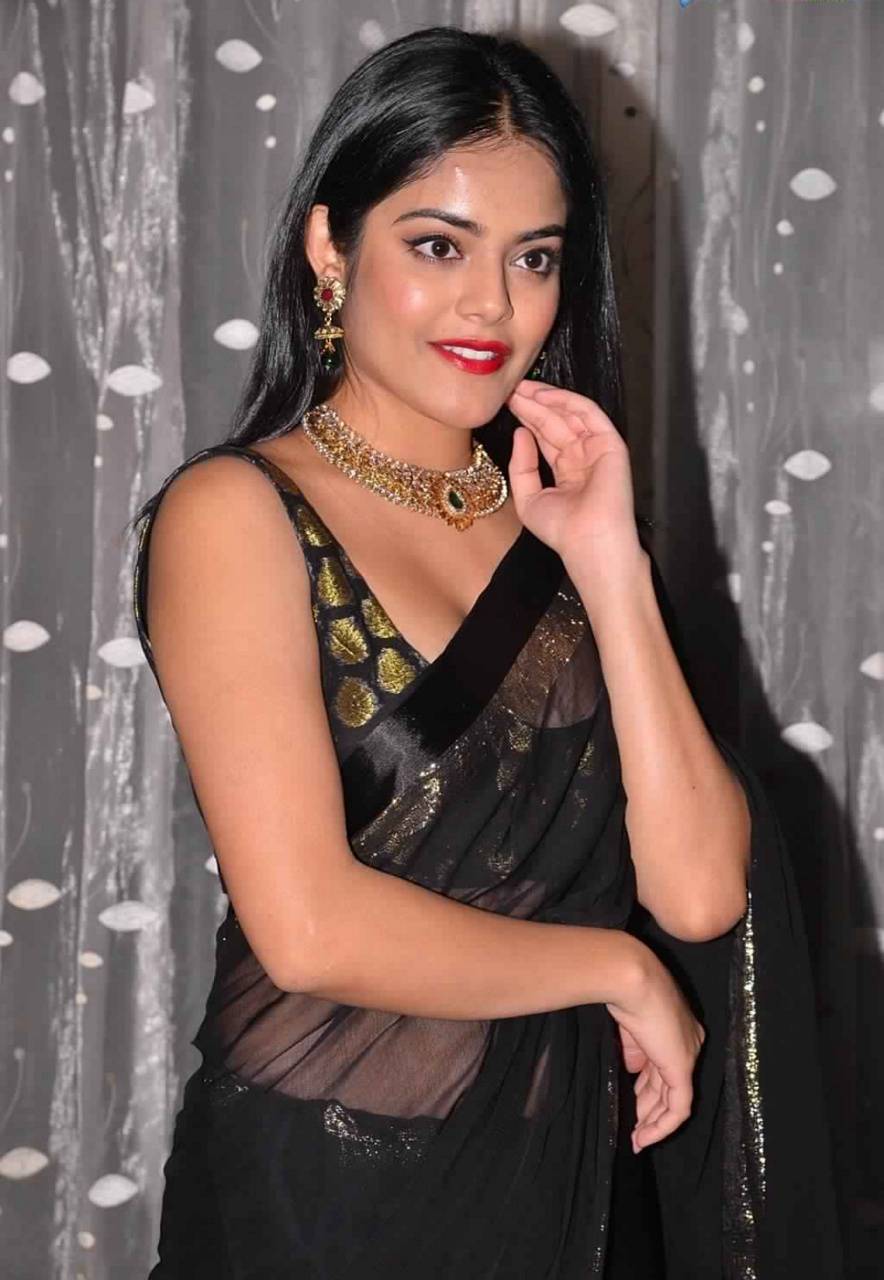 Siddhi Idnani wallpaper