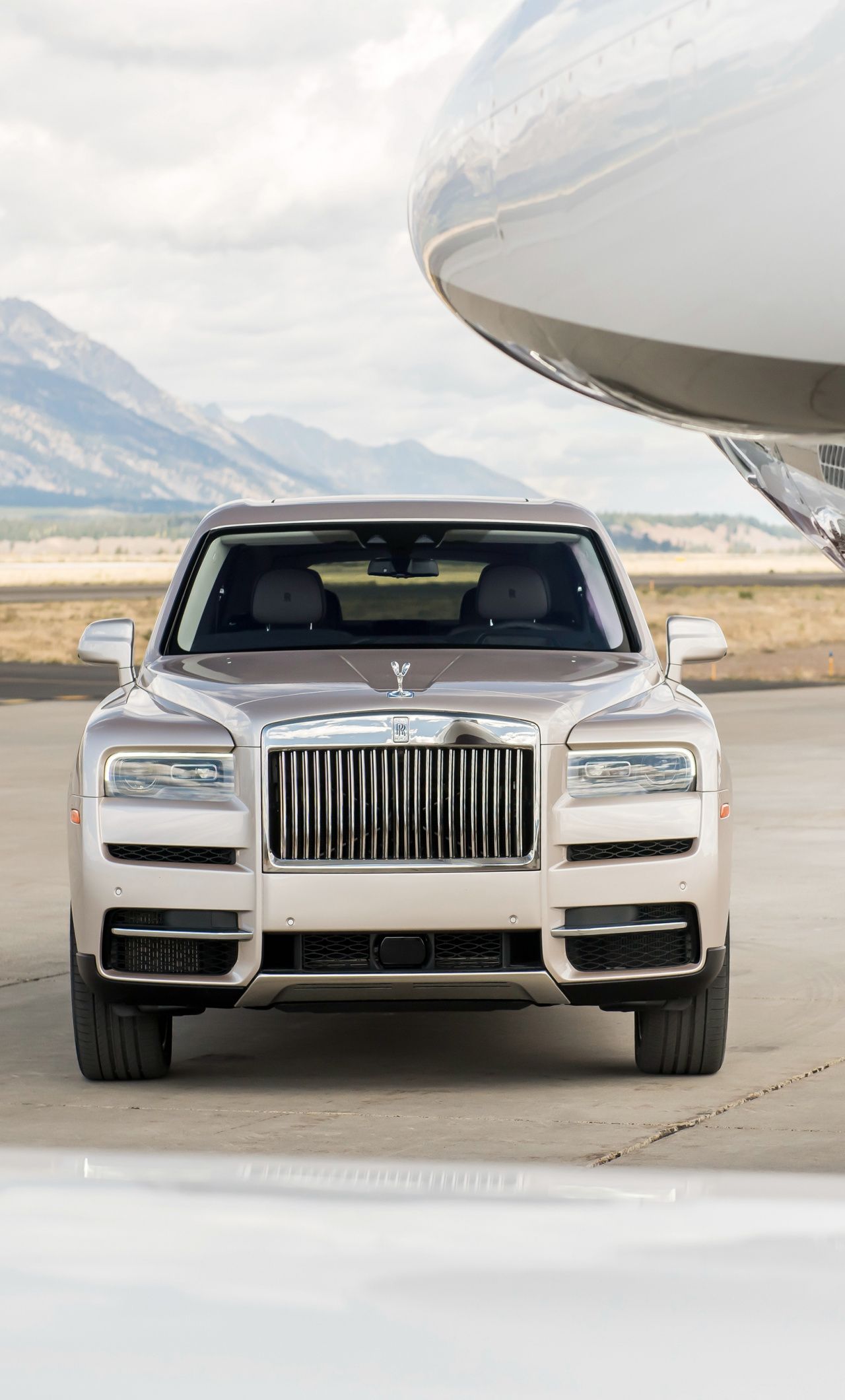 Download 2019 Rolls Royce Cullinan, Luxury Vehicle Wallpaper