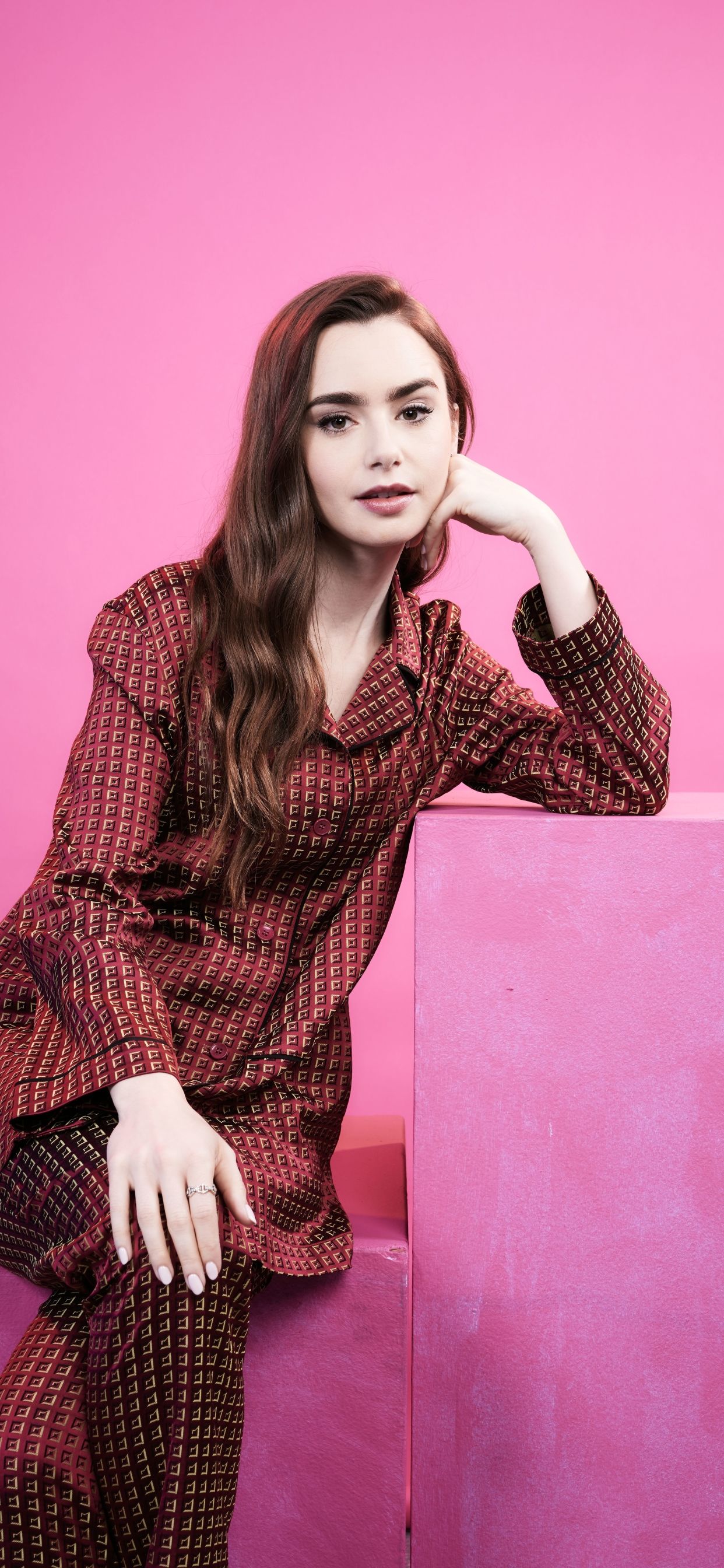 Lily Collins 4K iPhone XS MAX Wallpaper, HD Celebrities