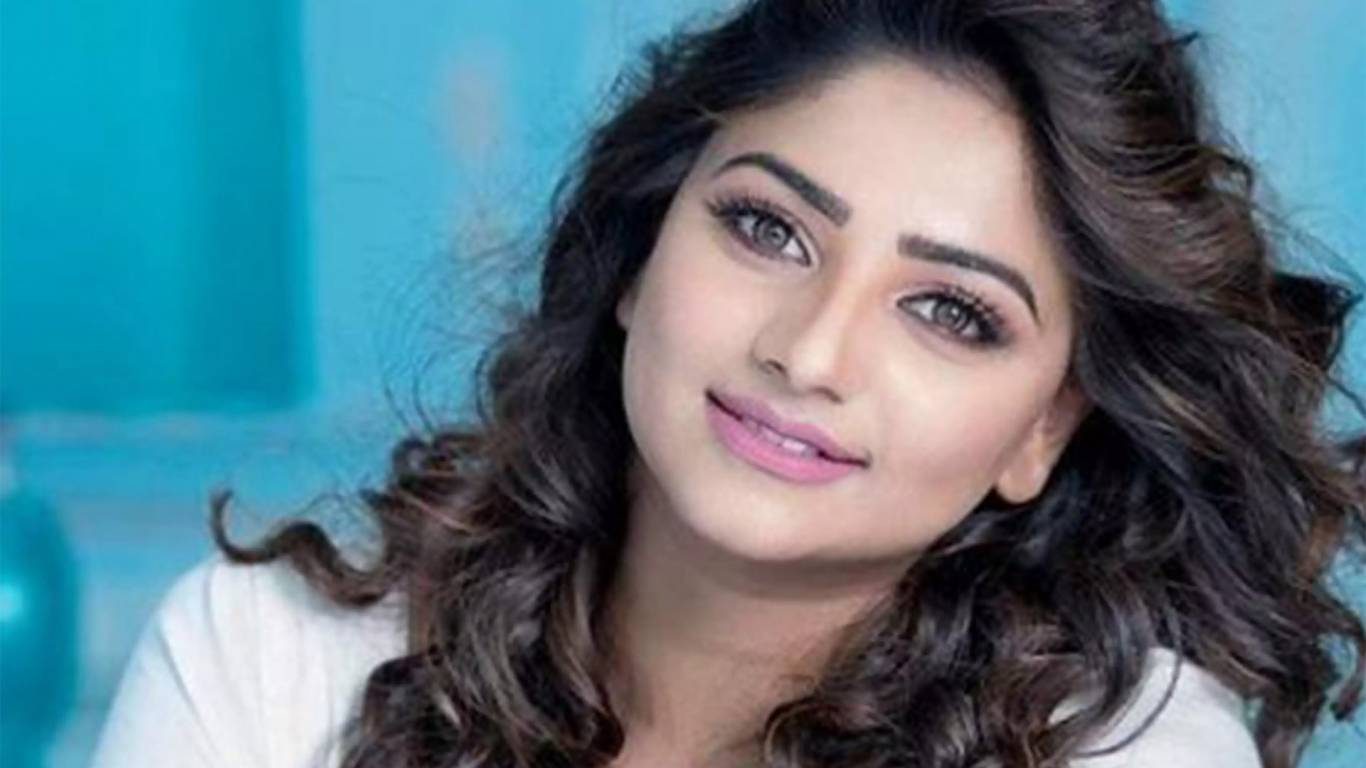 Rachita Ram to marry Dhanveer: A selfie triggers her marriage rumours with  the Kannada actor - IBTimes India
