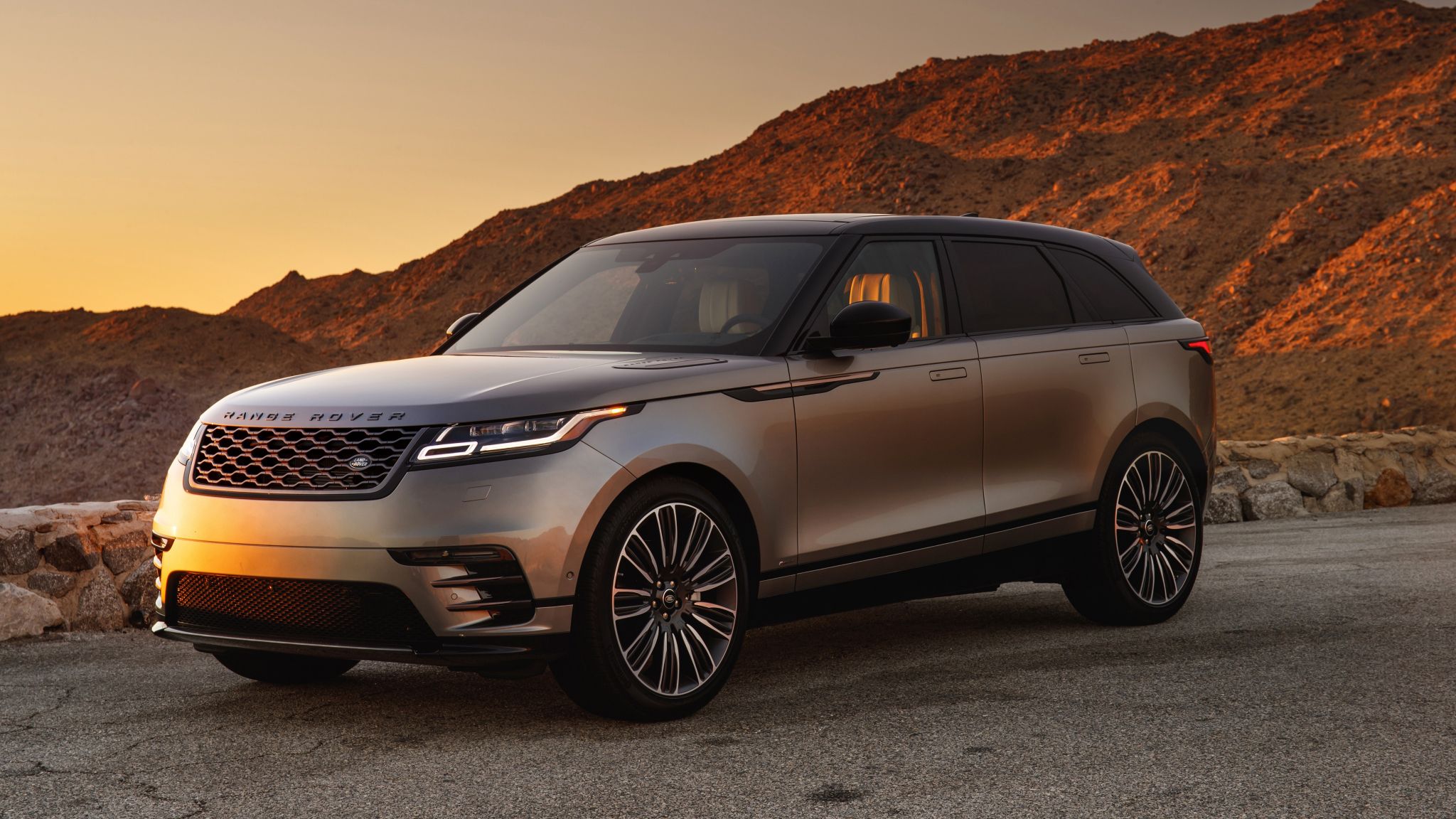 Land Rover Range Rover Velar 2020 red Wallpaper Background