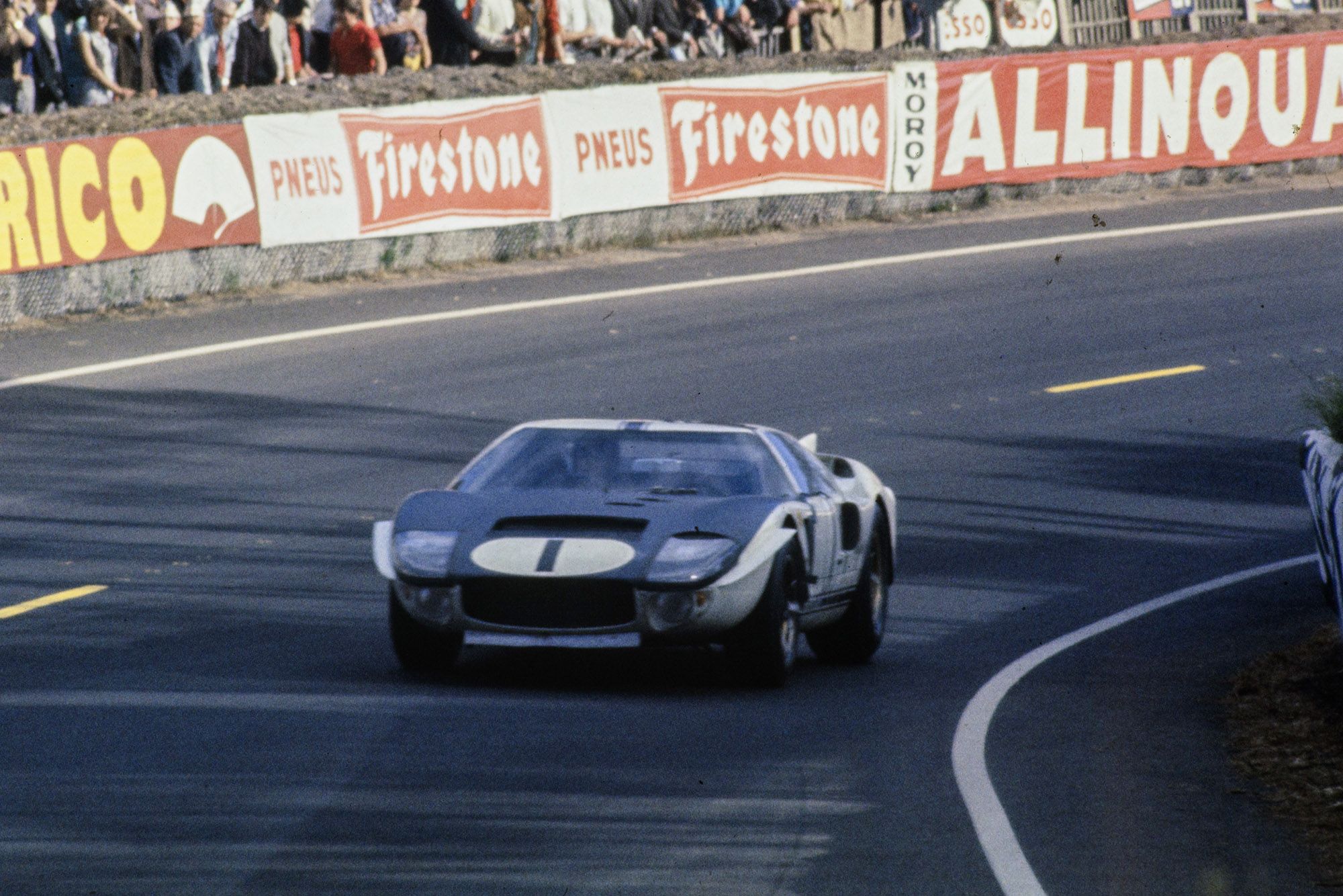 Supercars Gallery: Ford Gt That Won Lemans