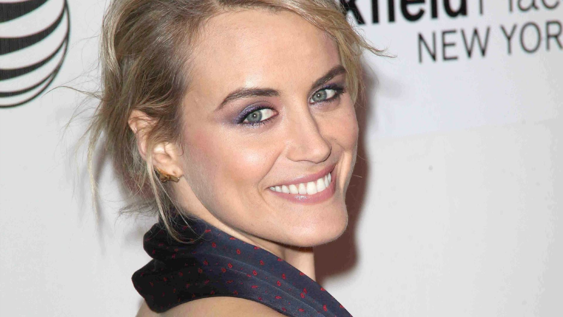 Taylor Schilling is absolutely not impressed by Kim Kardashian's