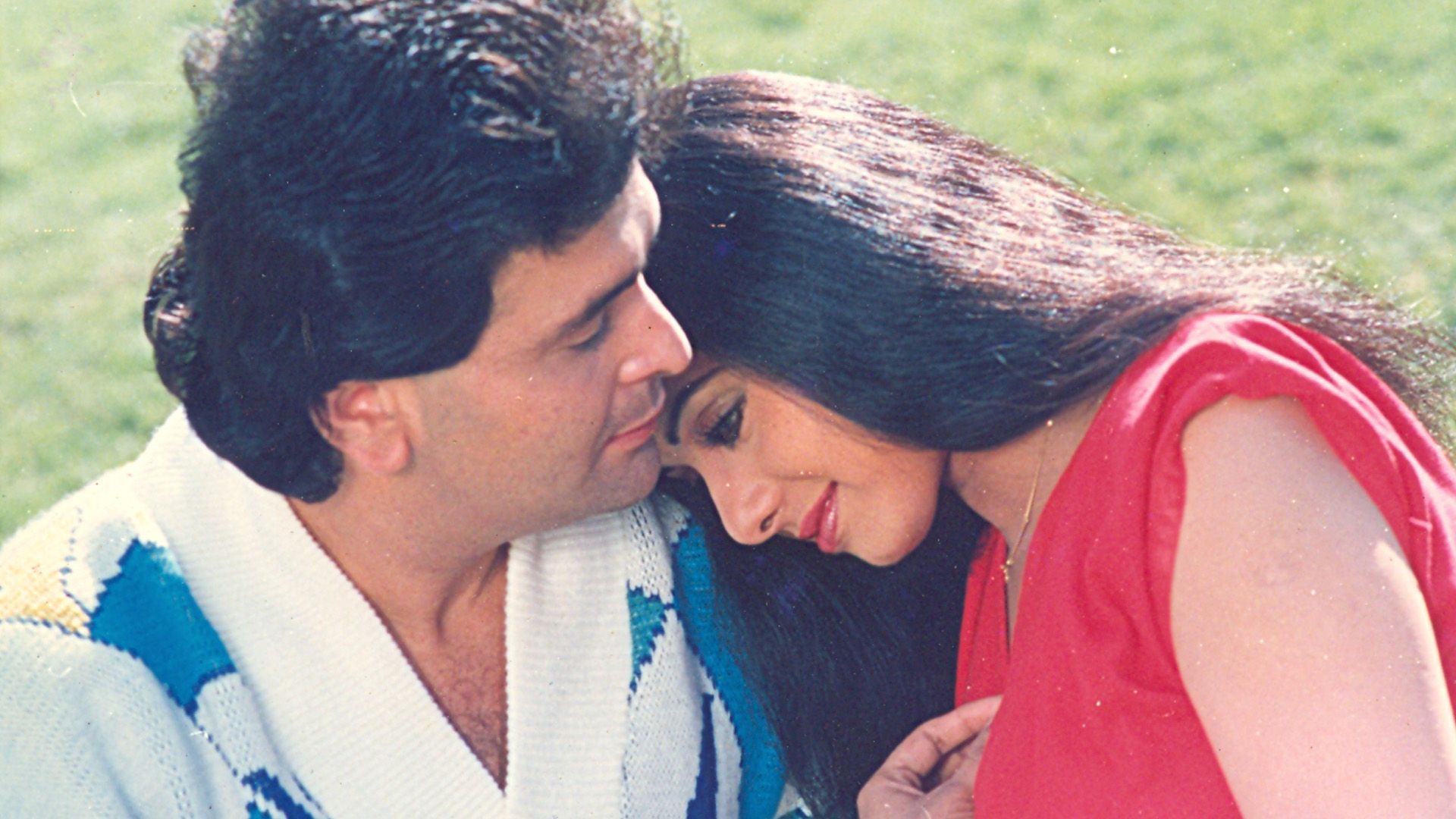 An all time best romantic hero Rishi Kapoor with the gorgeous