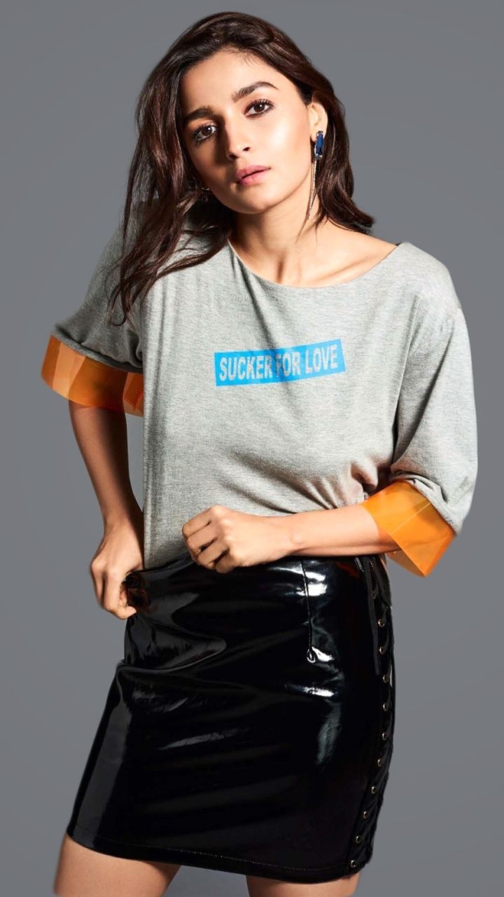 Celebrity Alia Bhatt (720x1280) Wallpaper