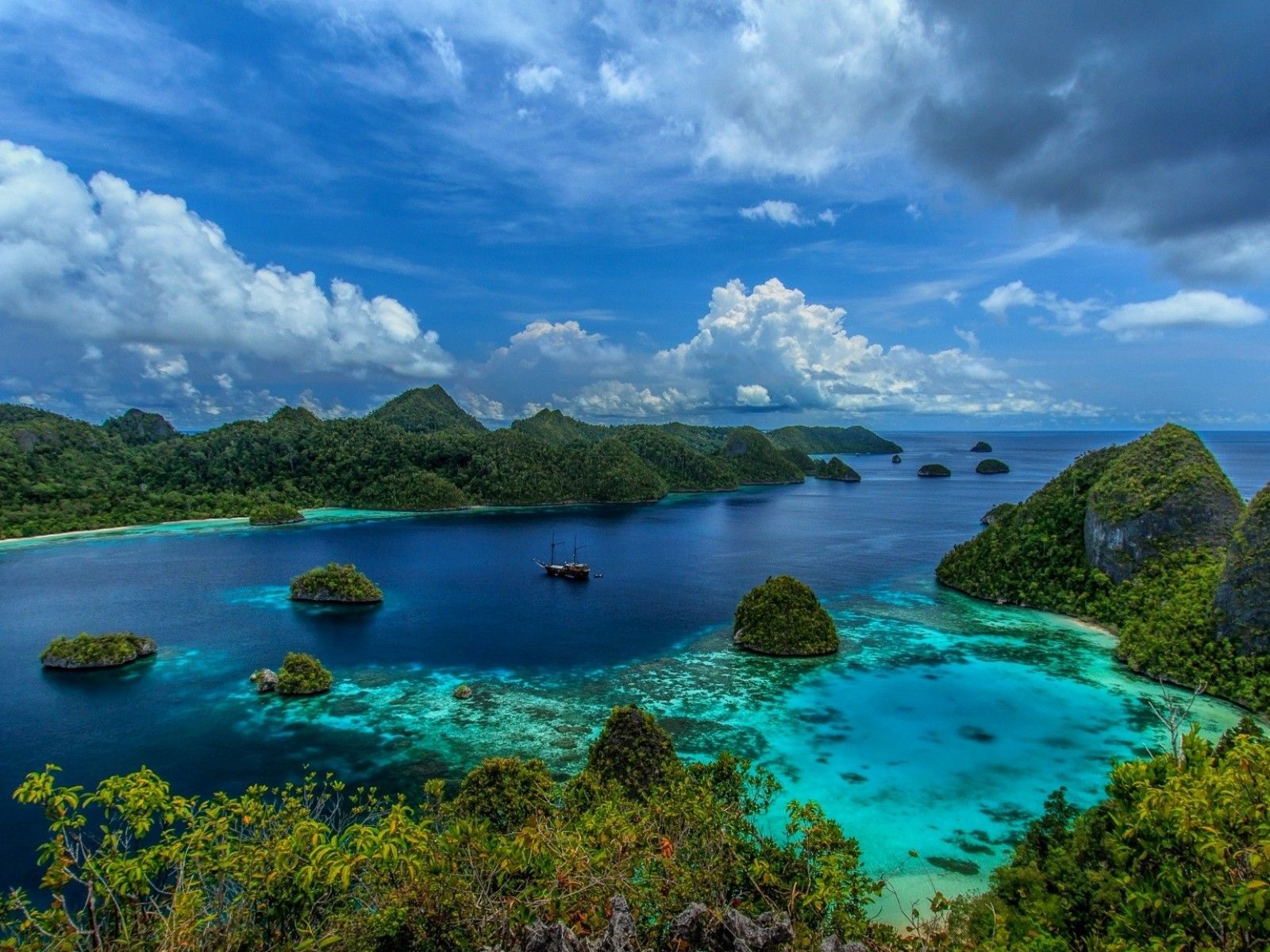 Pin di Places to Visit in Indonesia