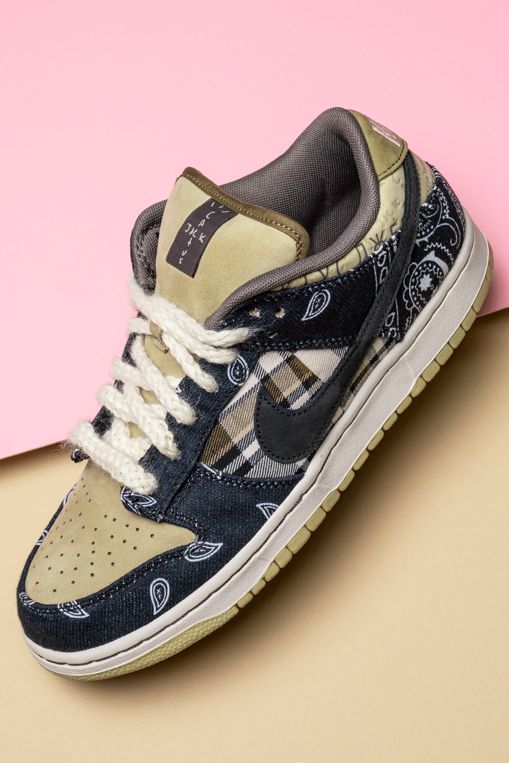 Nike SB Dunk Low Travis Scott 001. Hype
