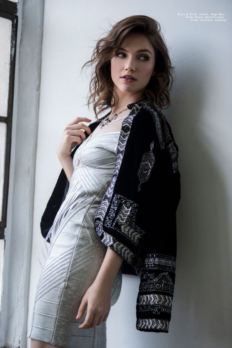 Violett Beane wallpaper