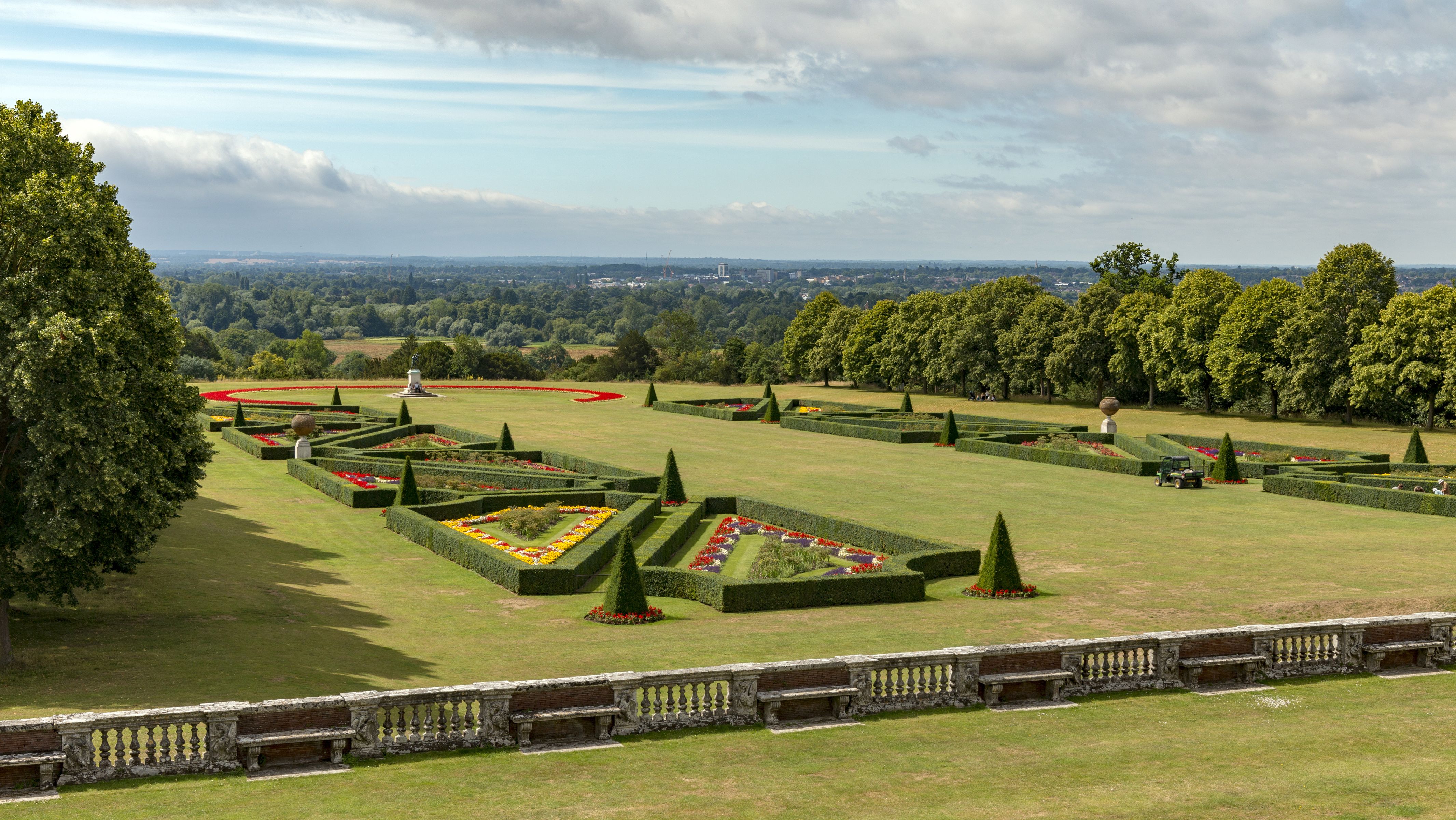 Desktop Wallpaper England Cliveden Garden Nature Fence 4264x2400