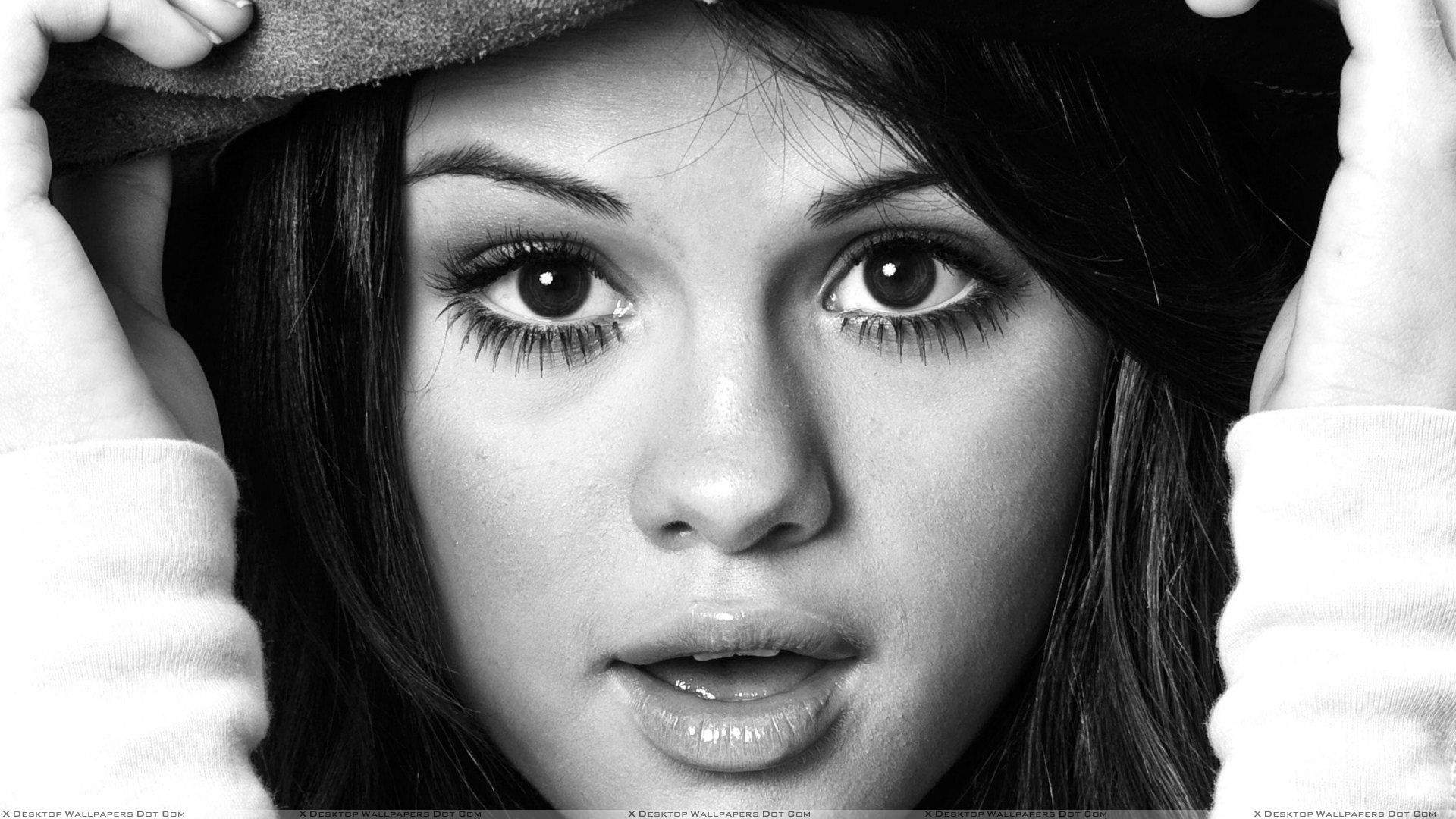 Selena Gomez Black N White Face Closeup N Open Mouth Wallpaper