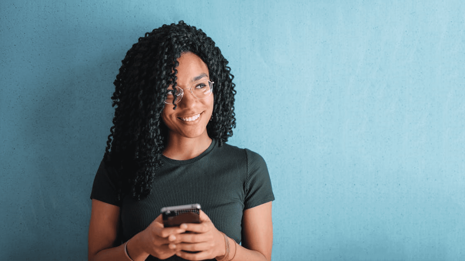 Curly Hair Moisturizer: 3 Moisturizing Items For Your Curls