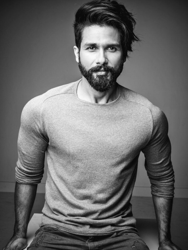 Shahid Kapoor exudes 'laid back vibes' over weekend in latest Instagram  post - TheDailyGuardian