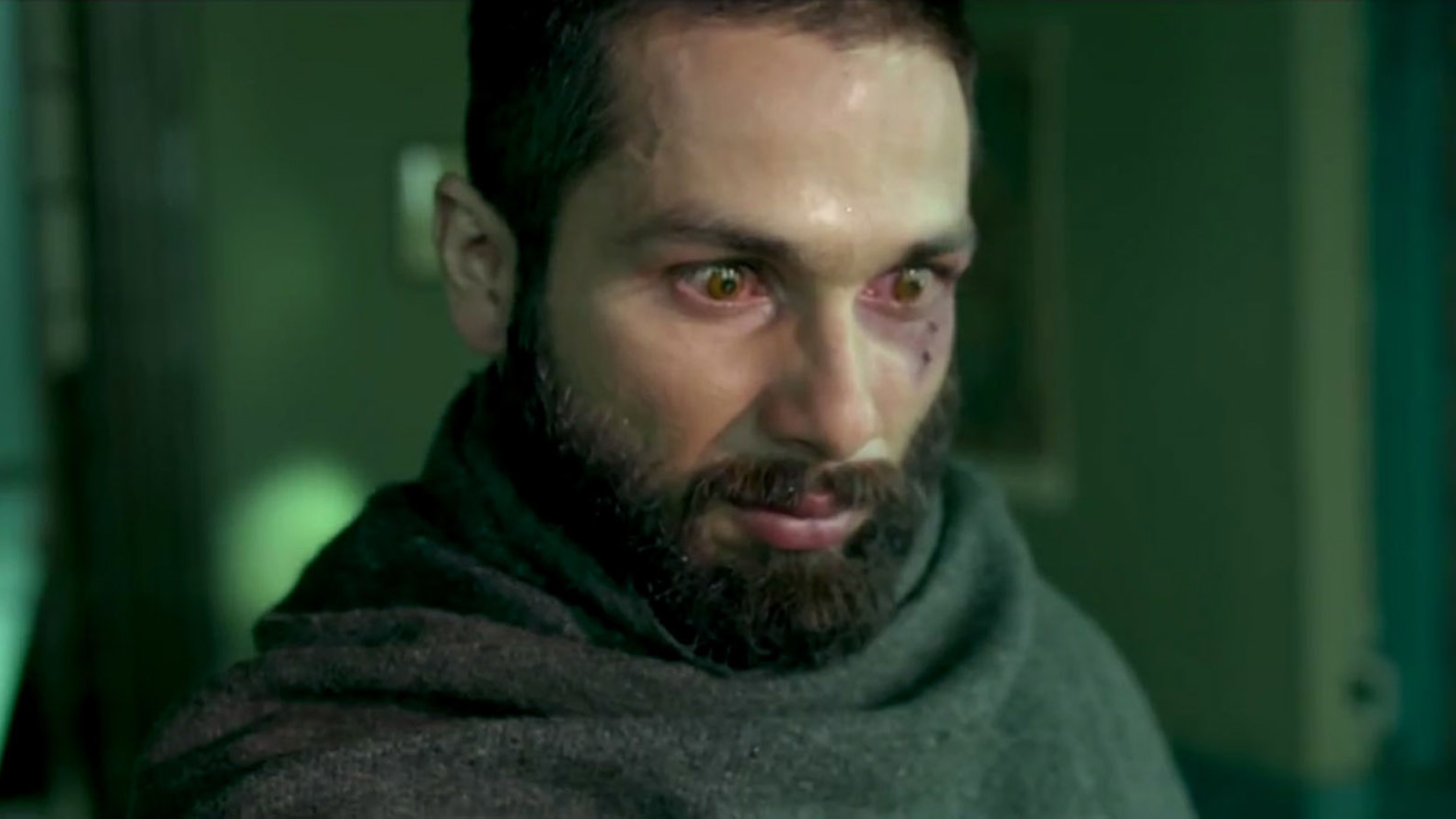 Shahid Kapoor In Haider Movie Wallpaper 8K Wallpaper