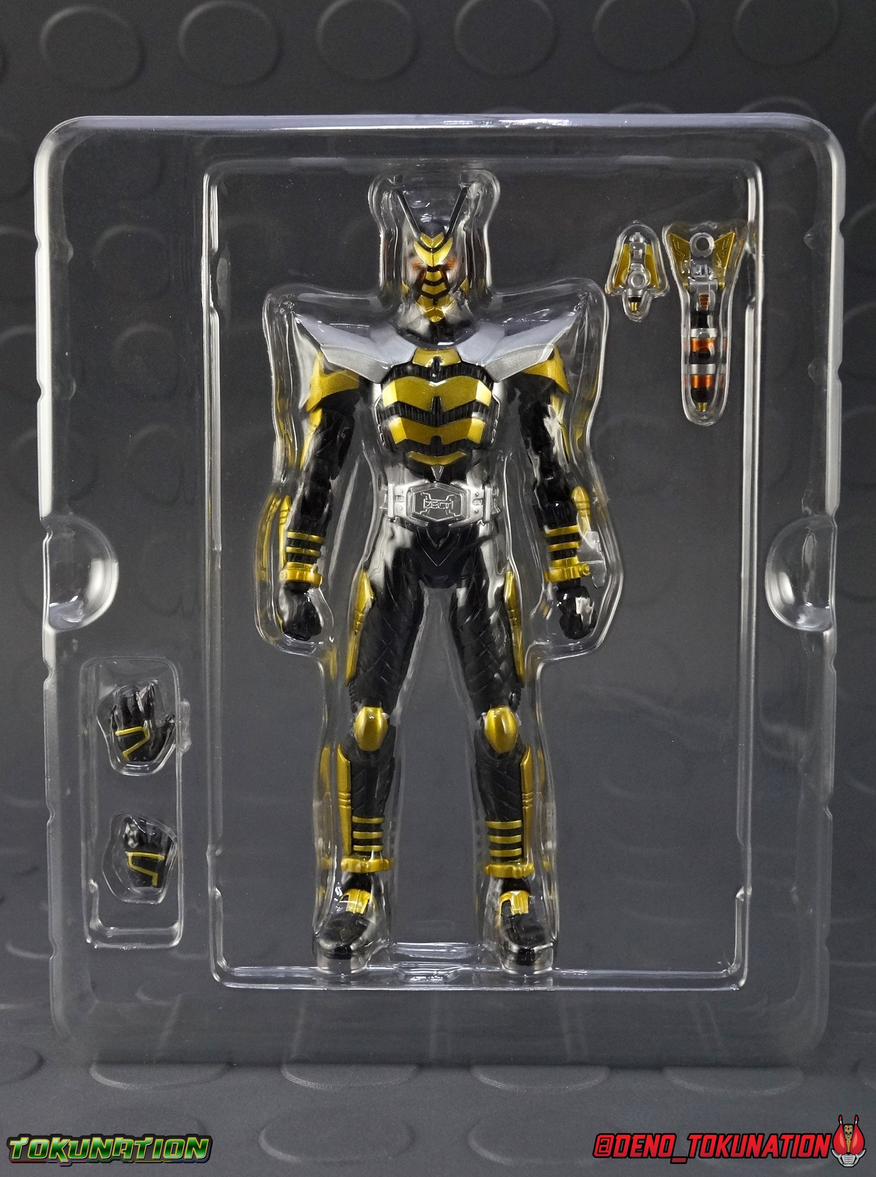 S.H. Figuarts Kamen Rider TheBee Gallery Toy Box Entry